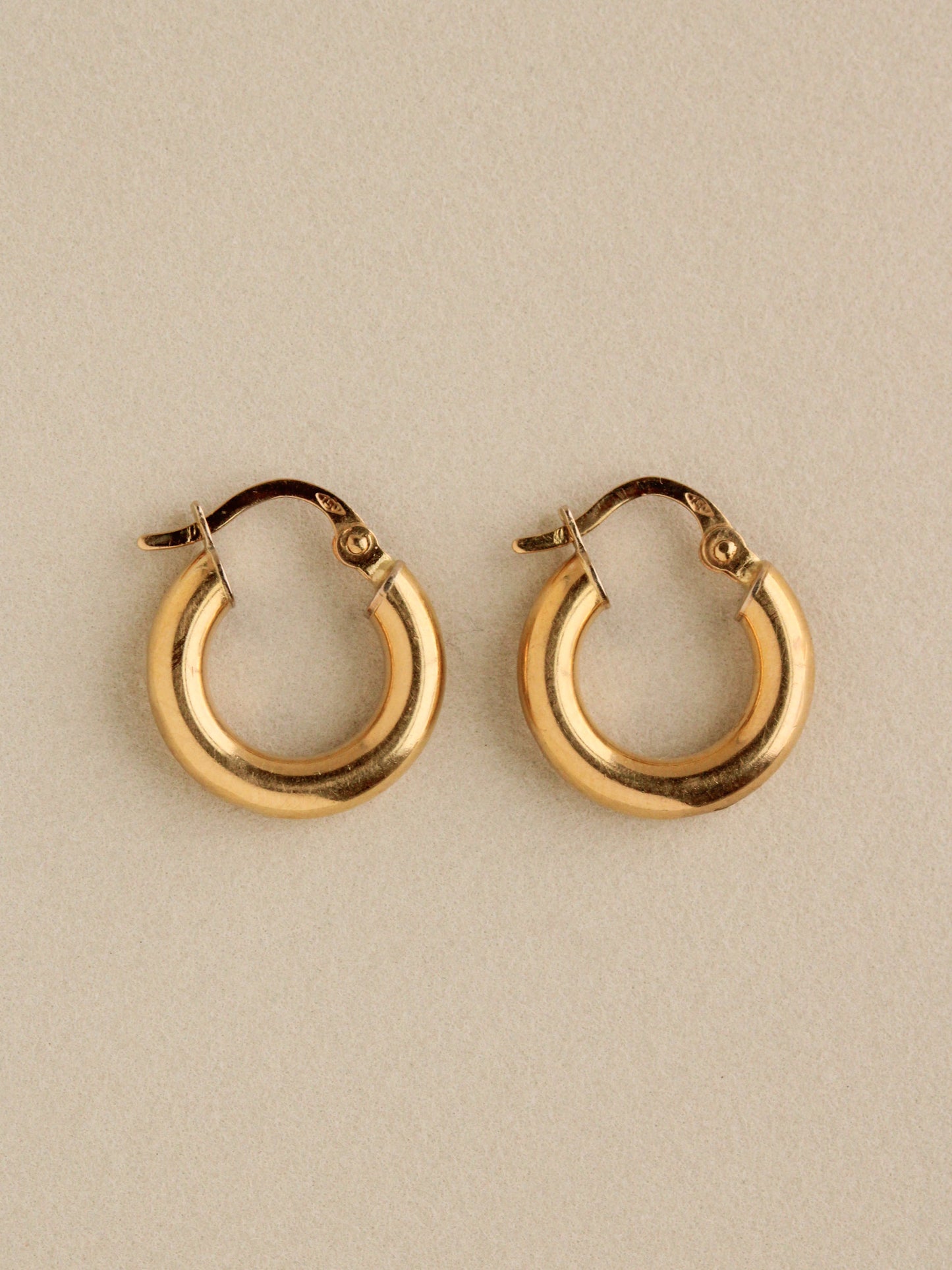 Round Everyday Hoops, 18k