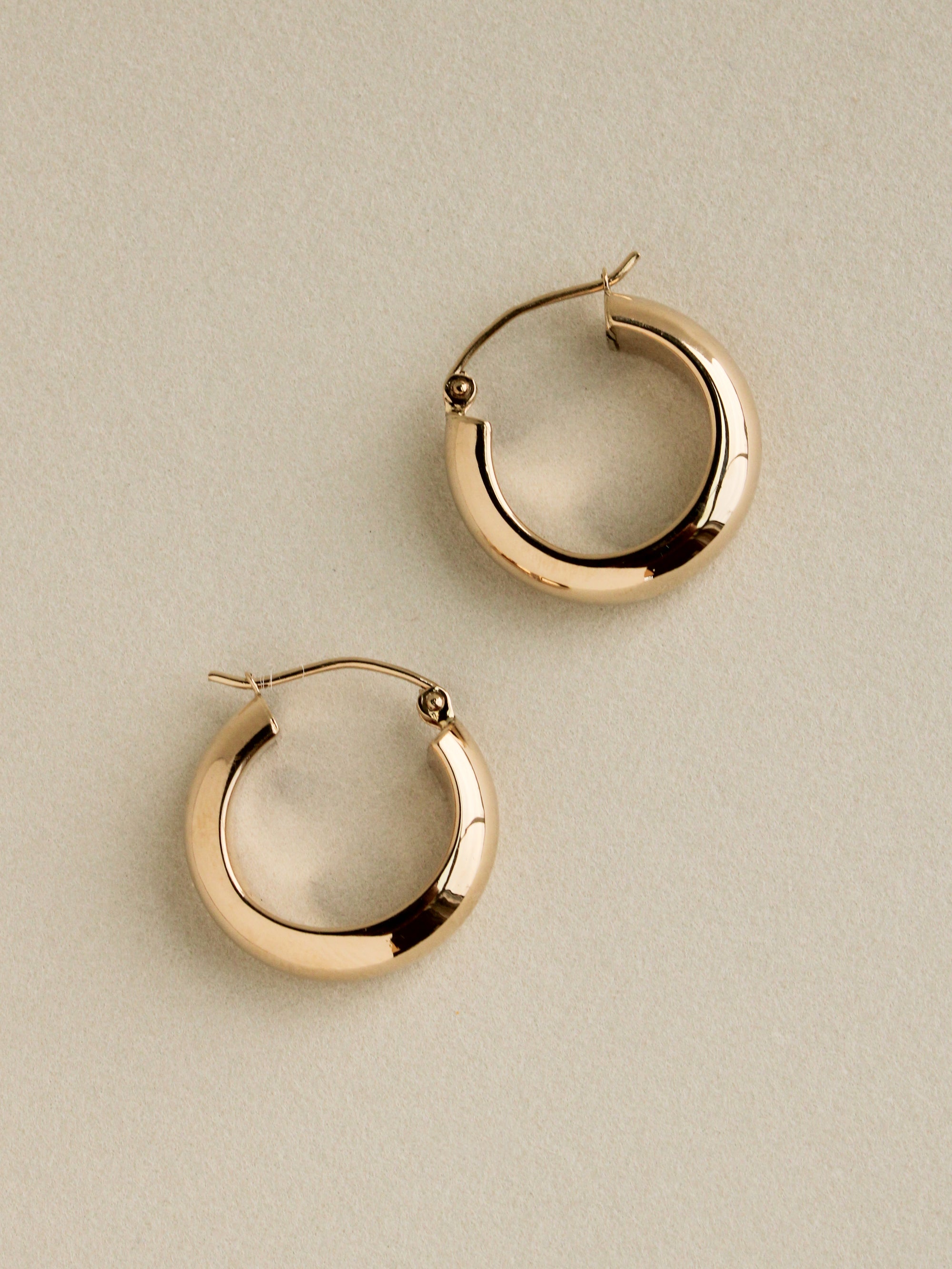 Bold Clicker Hoops
