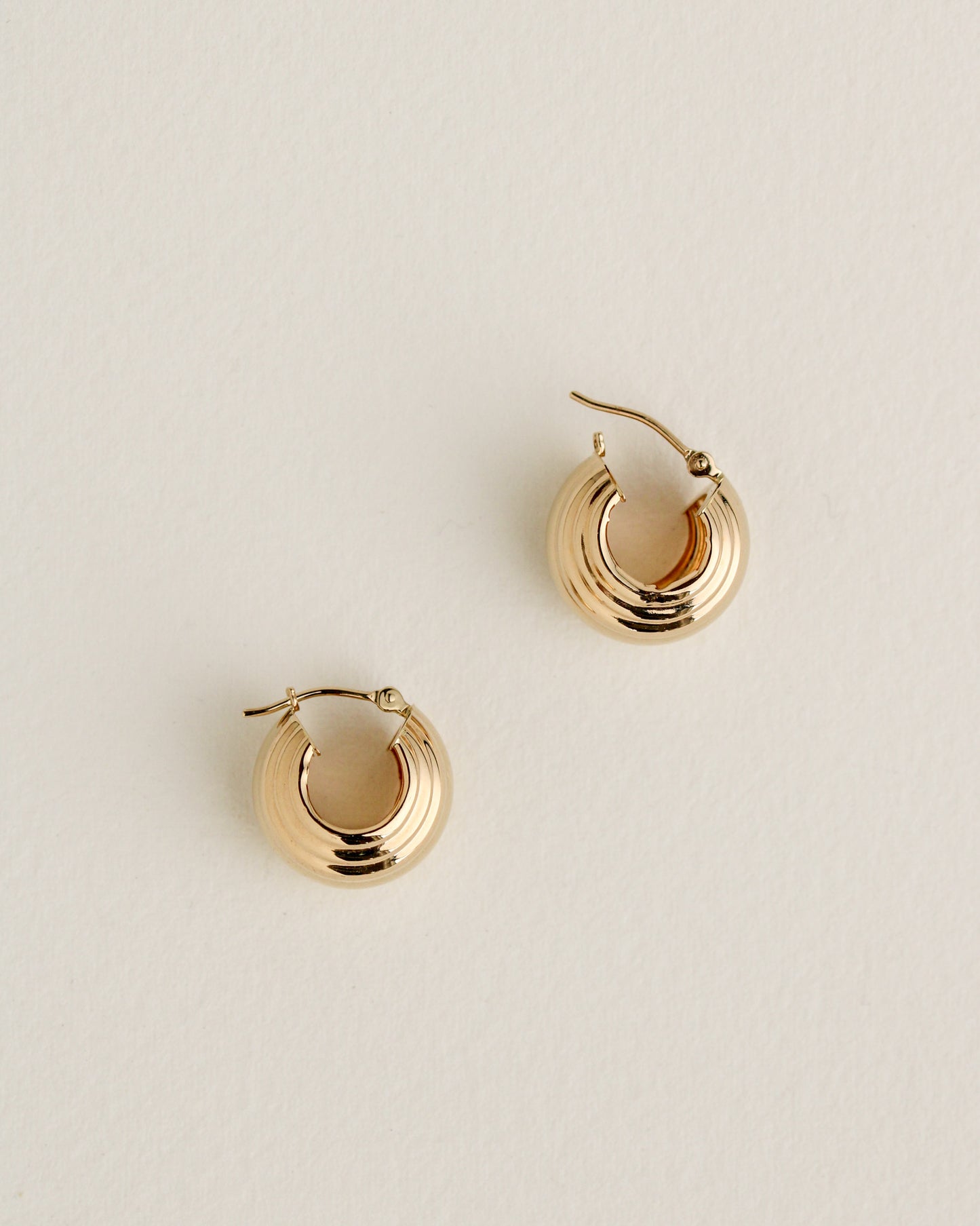 14k Fluted Clicker Hoops