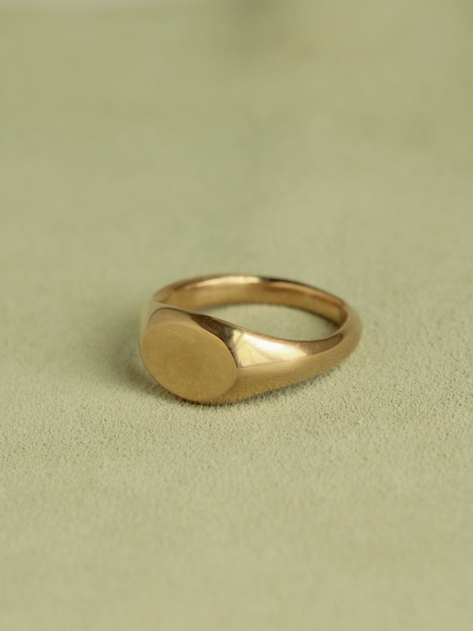 Sculpted Signet Ring