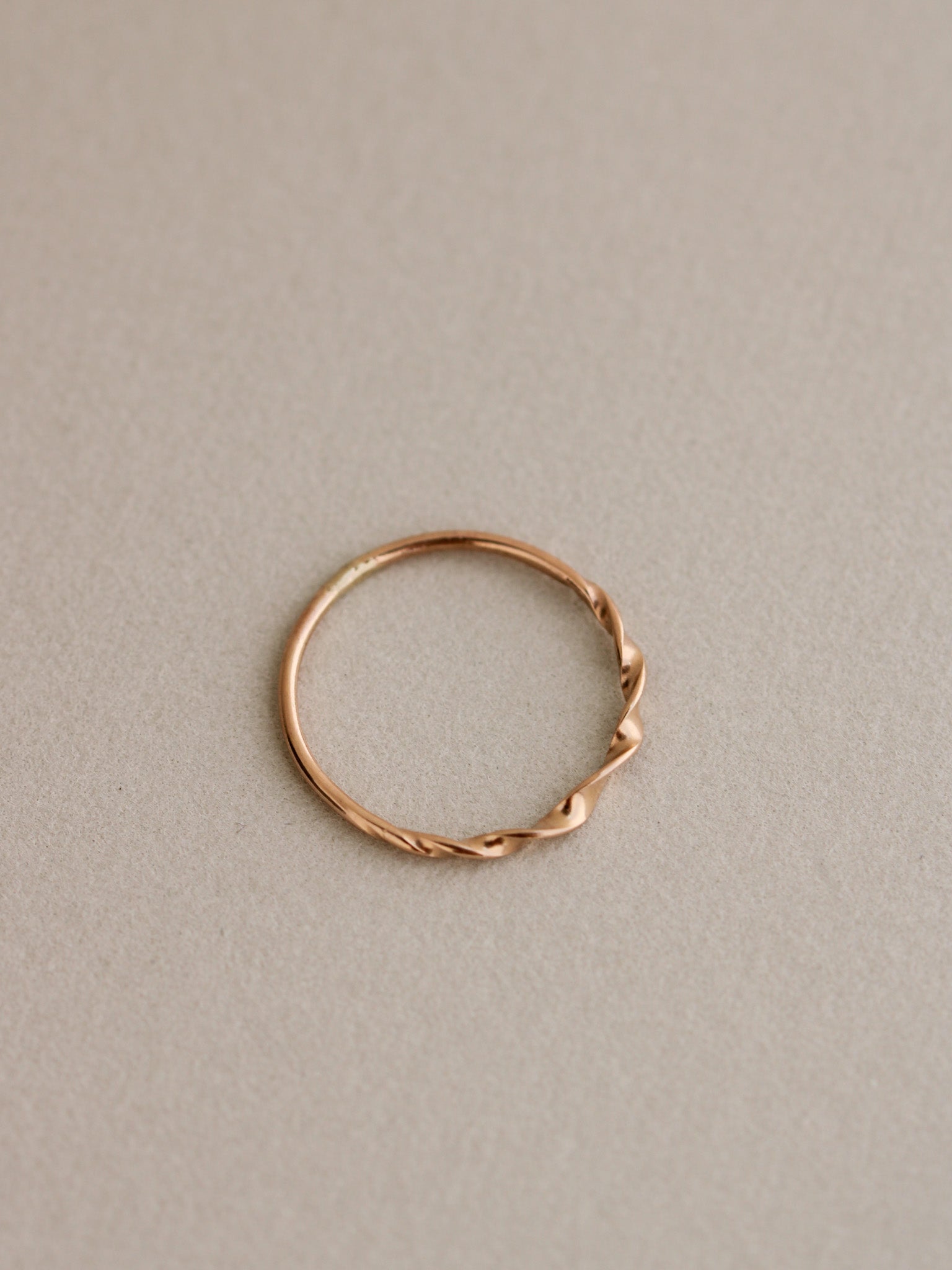 Ribbon Ring Seconds