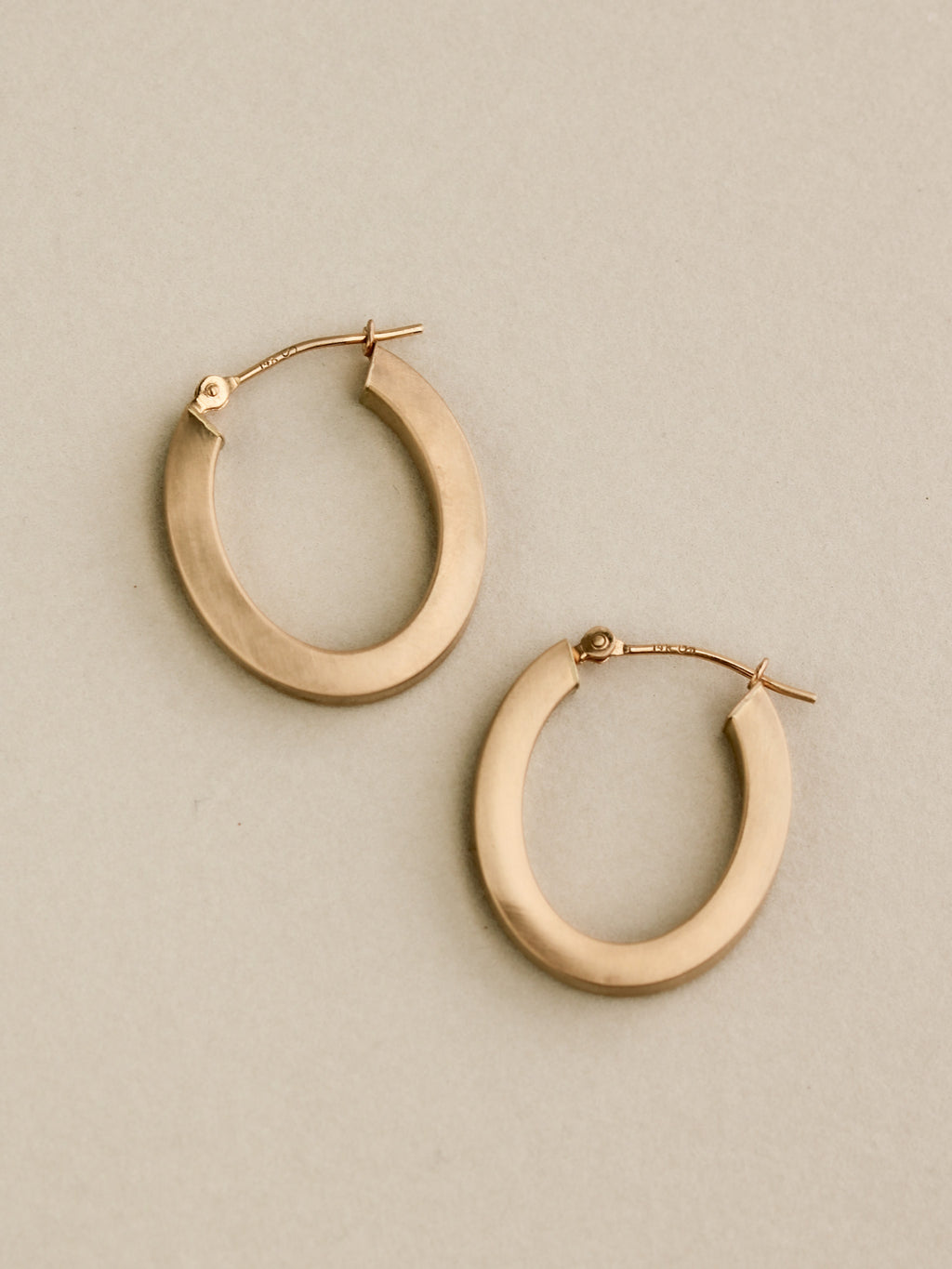 14k Oval Hoop Earrings