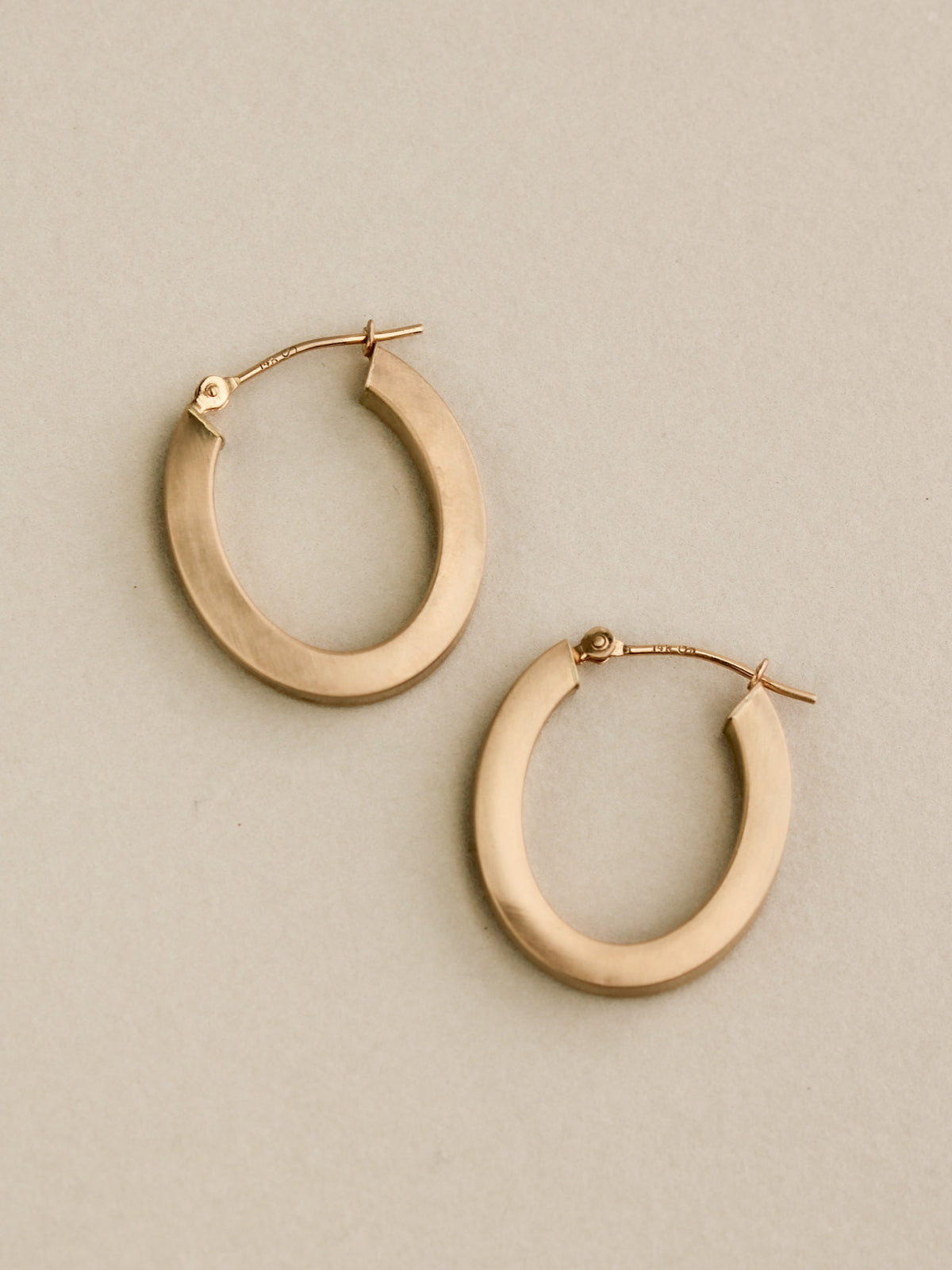 14k Oval Hoop Earrings