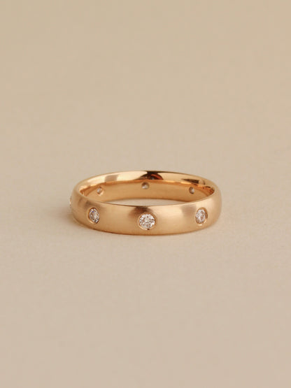 Oval Band with 8 Diamonds, 14k