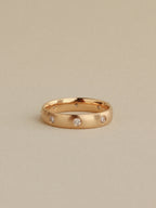 Oval Band with 8 Diamonds