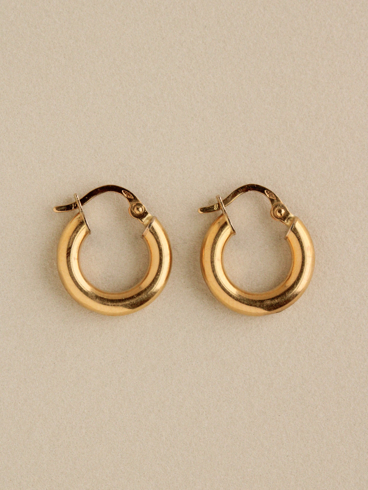 Round Everyday Hoops, 18k