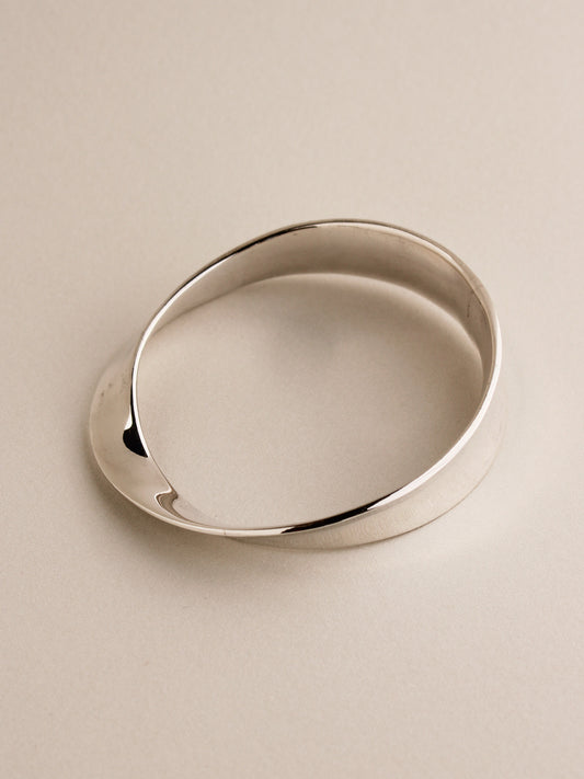 Möbius Bangle