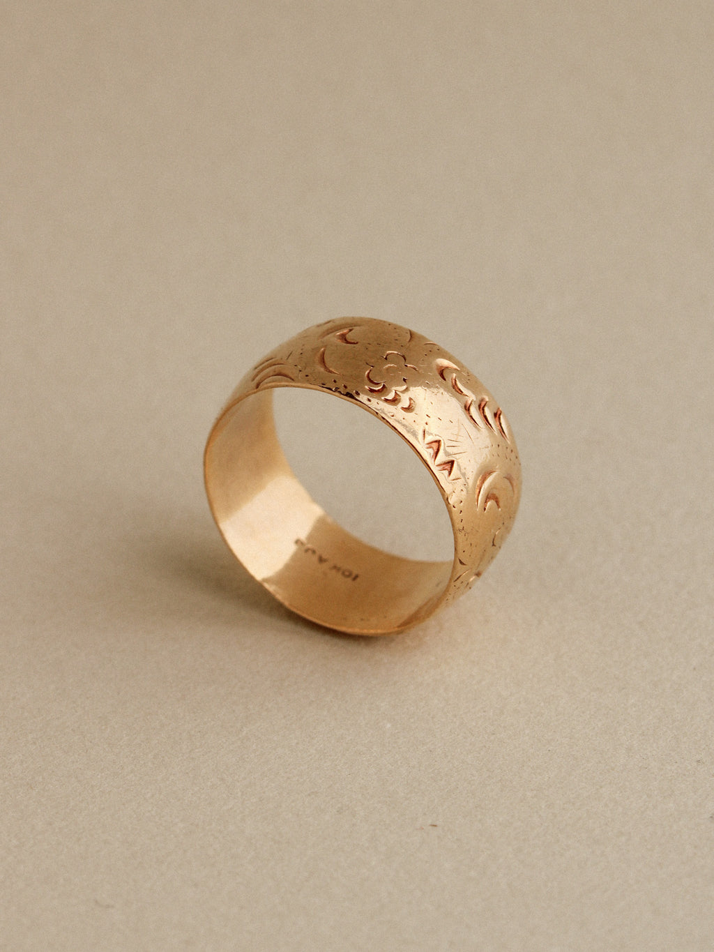 Floral Engraved Cigar Band, 10k