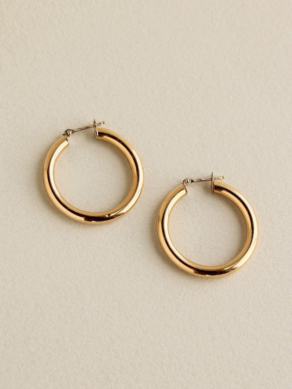 Round 1" Hoops, 18k