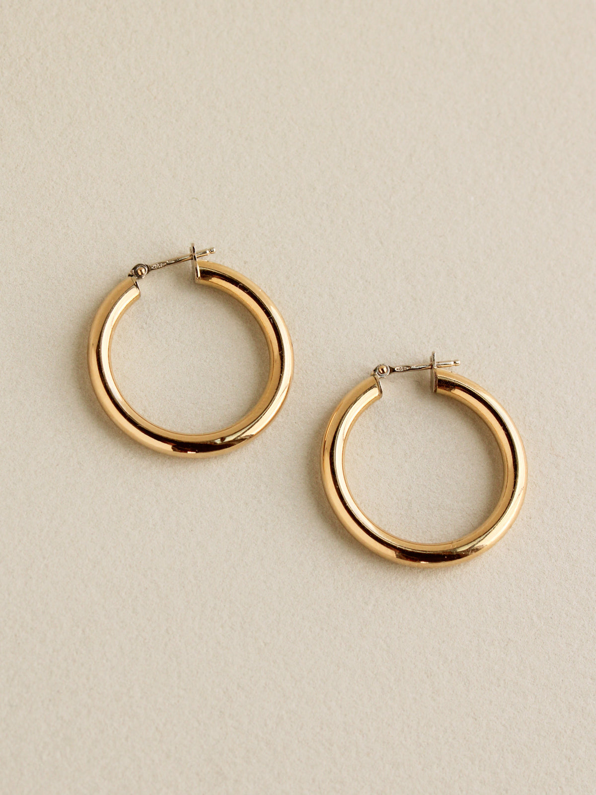 Round 1" Hoops, 18k