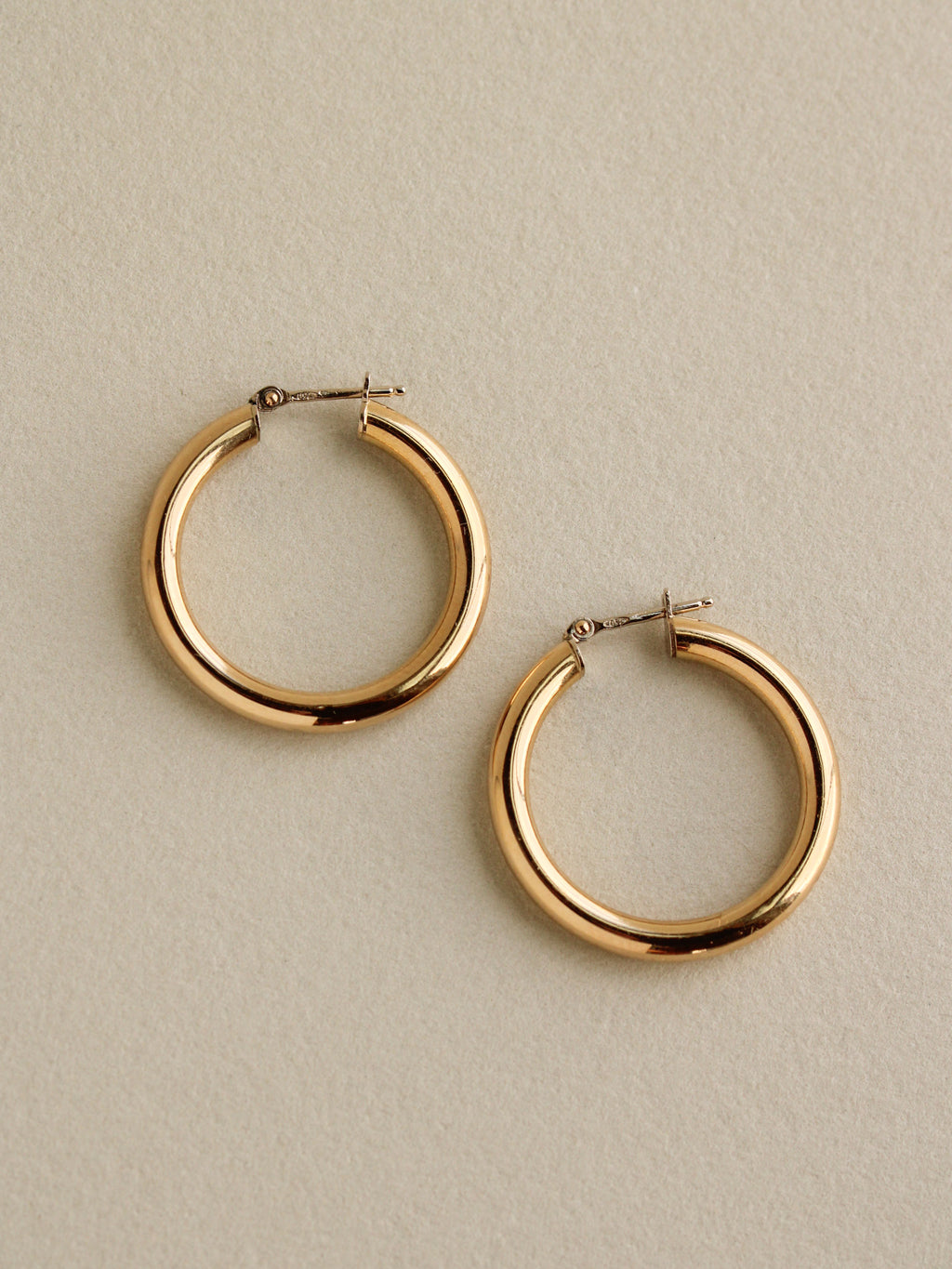 Round 1" Hoops, 18k