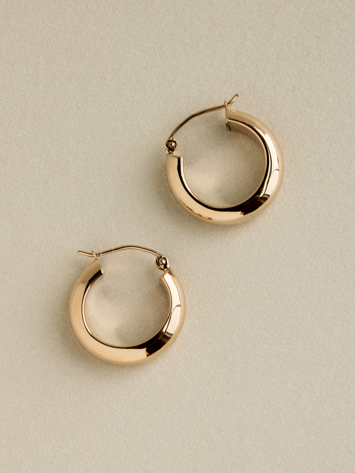 Bold Clicker Hoops