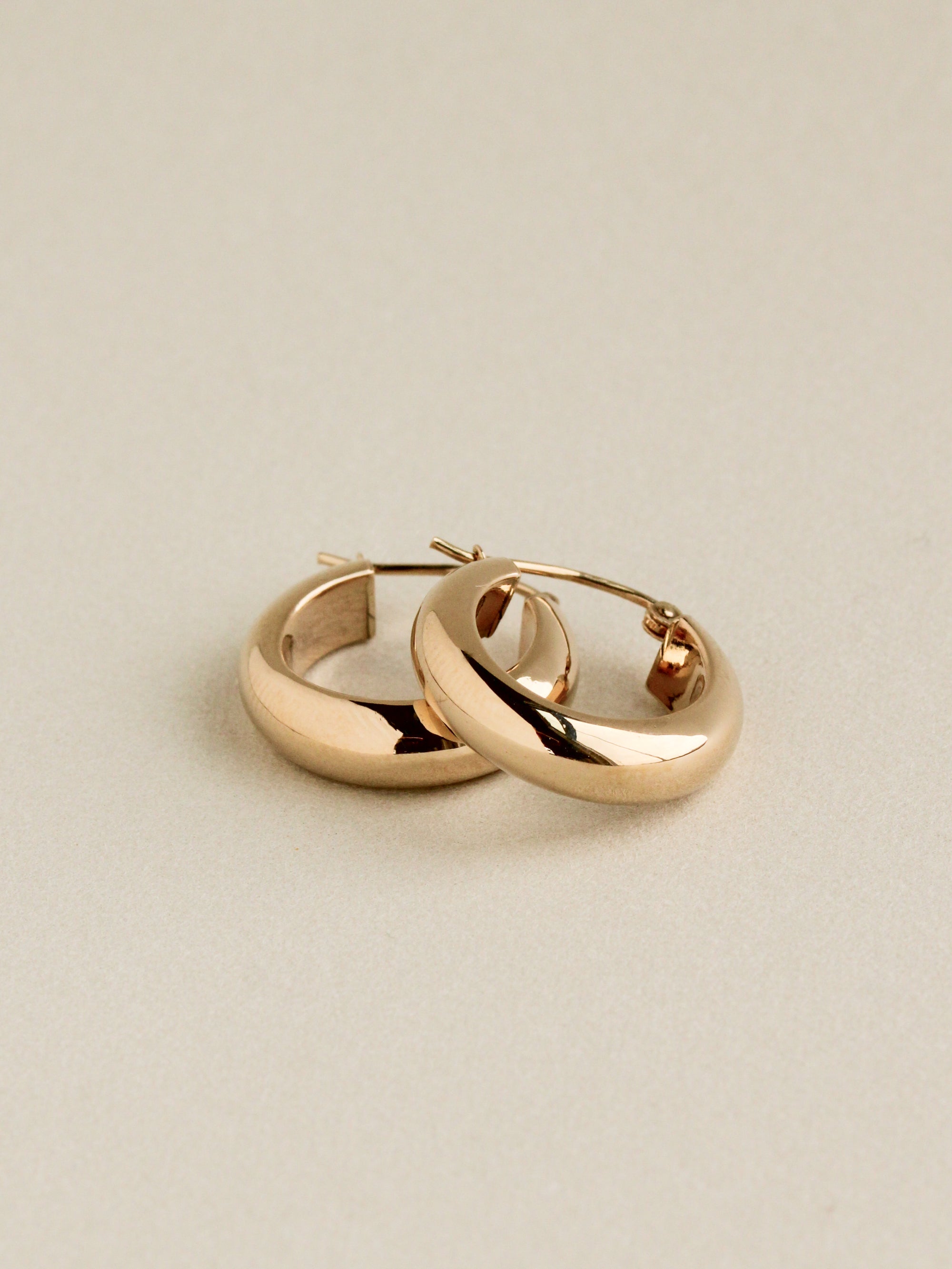 Bold Clicker Hoops