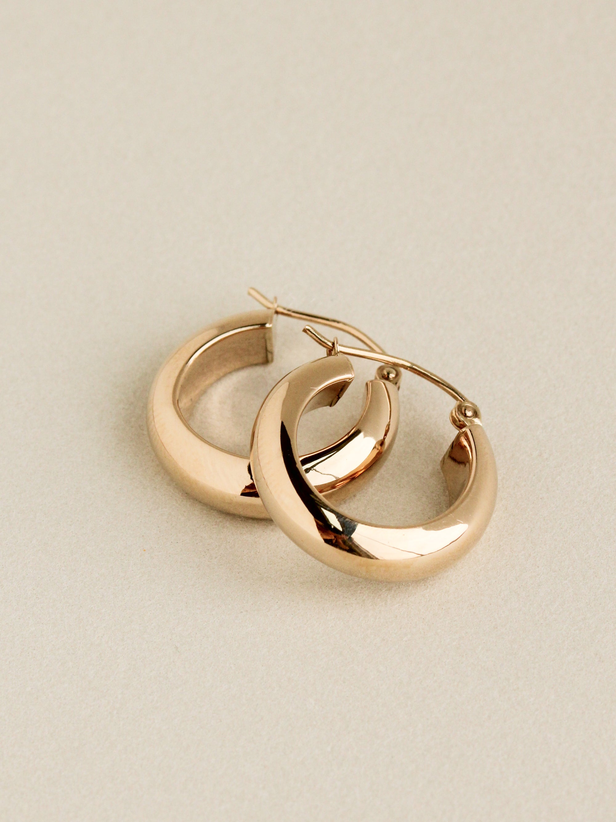 Bold Clicker Hoops