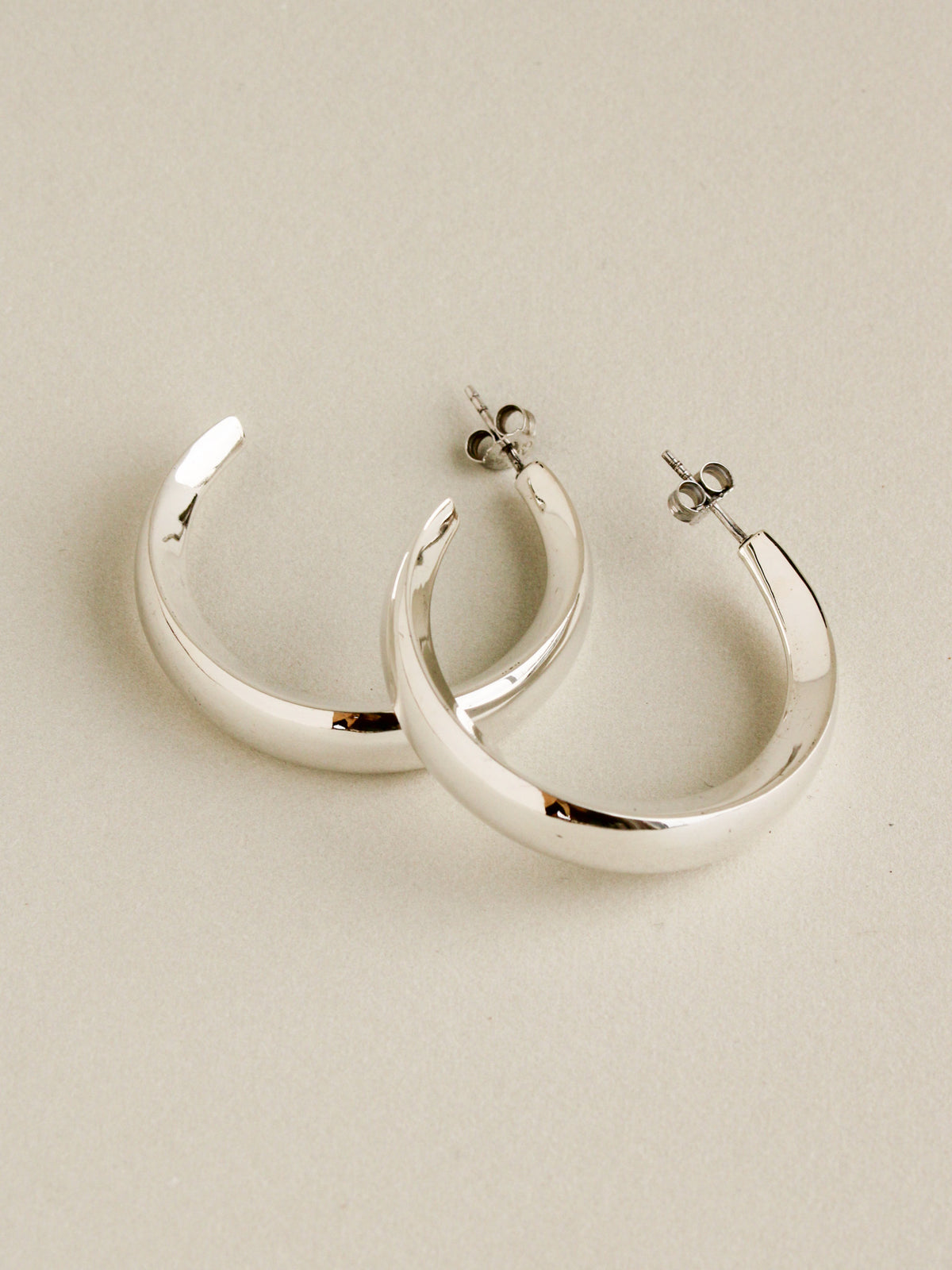 Reverse Knife Edge Hoops