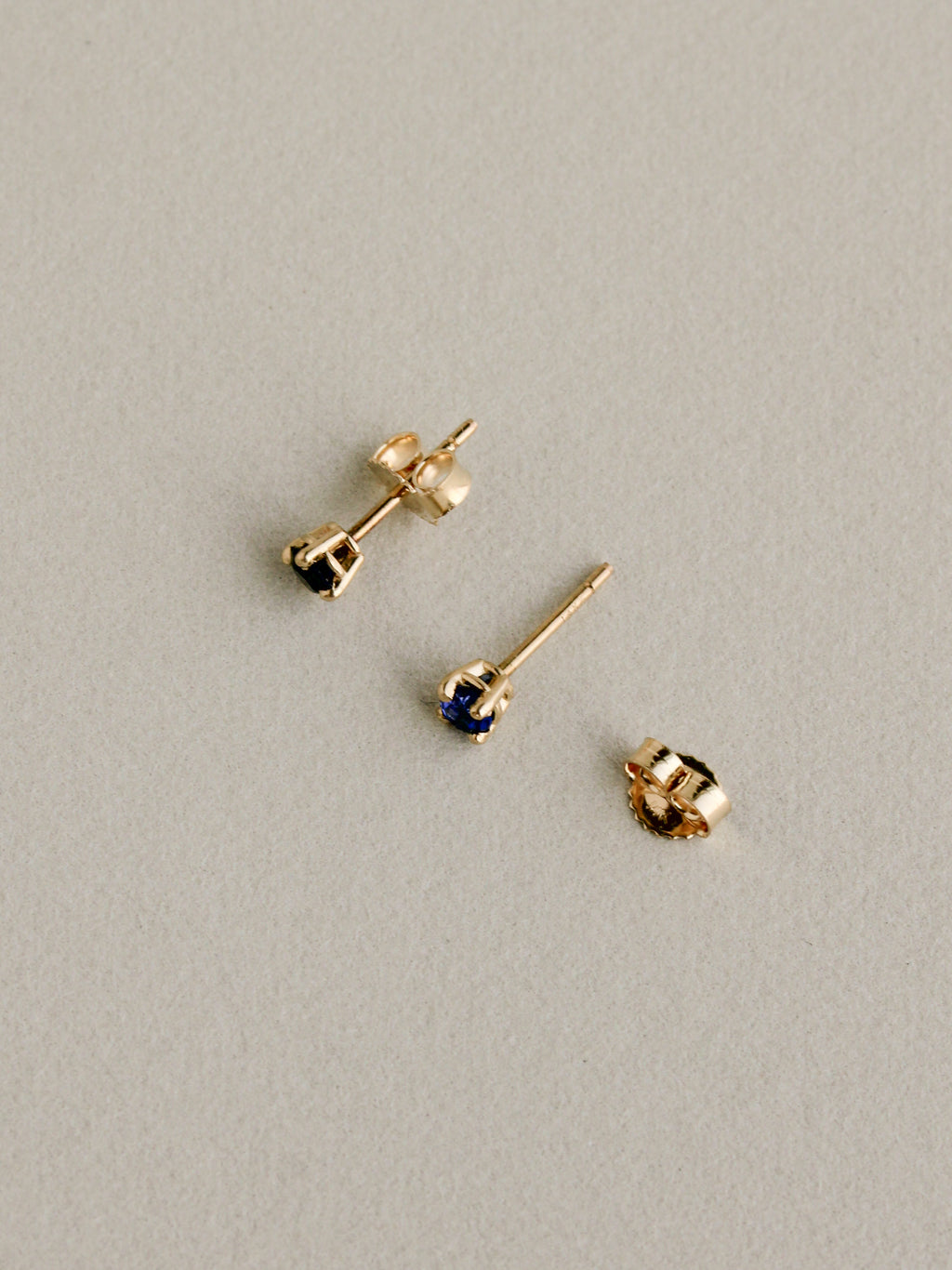 14k Sapphire Studs