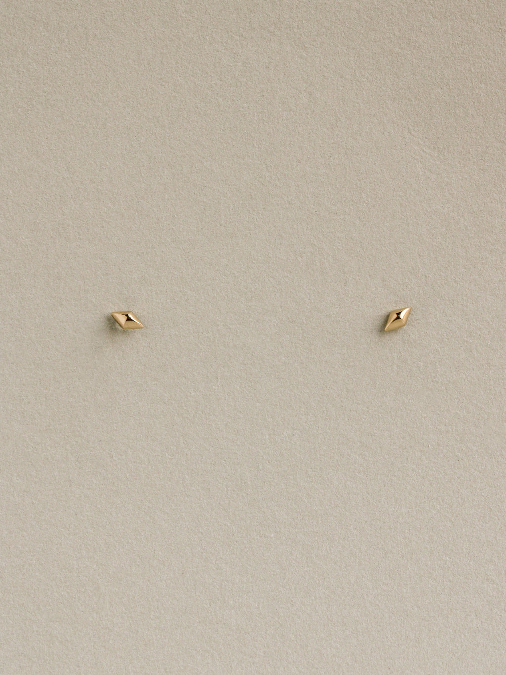 Carreau Studs