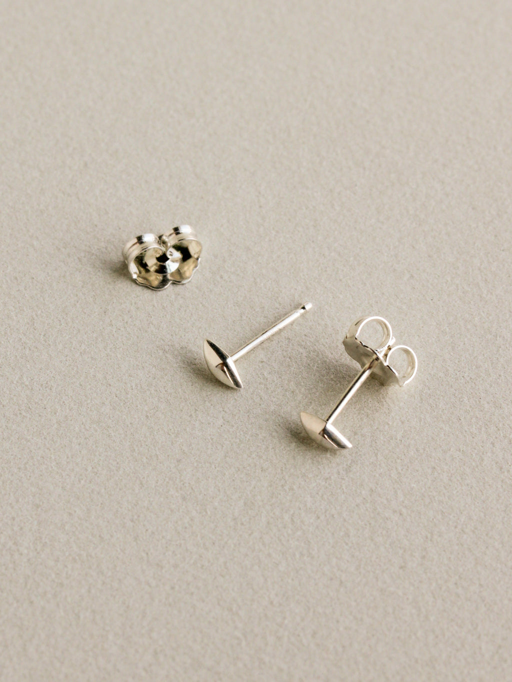 Carreau Studs