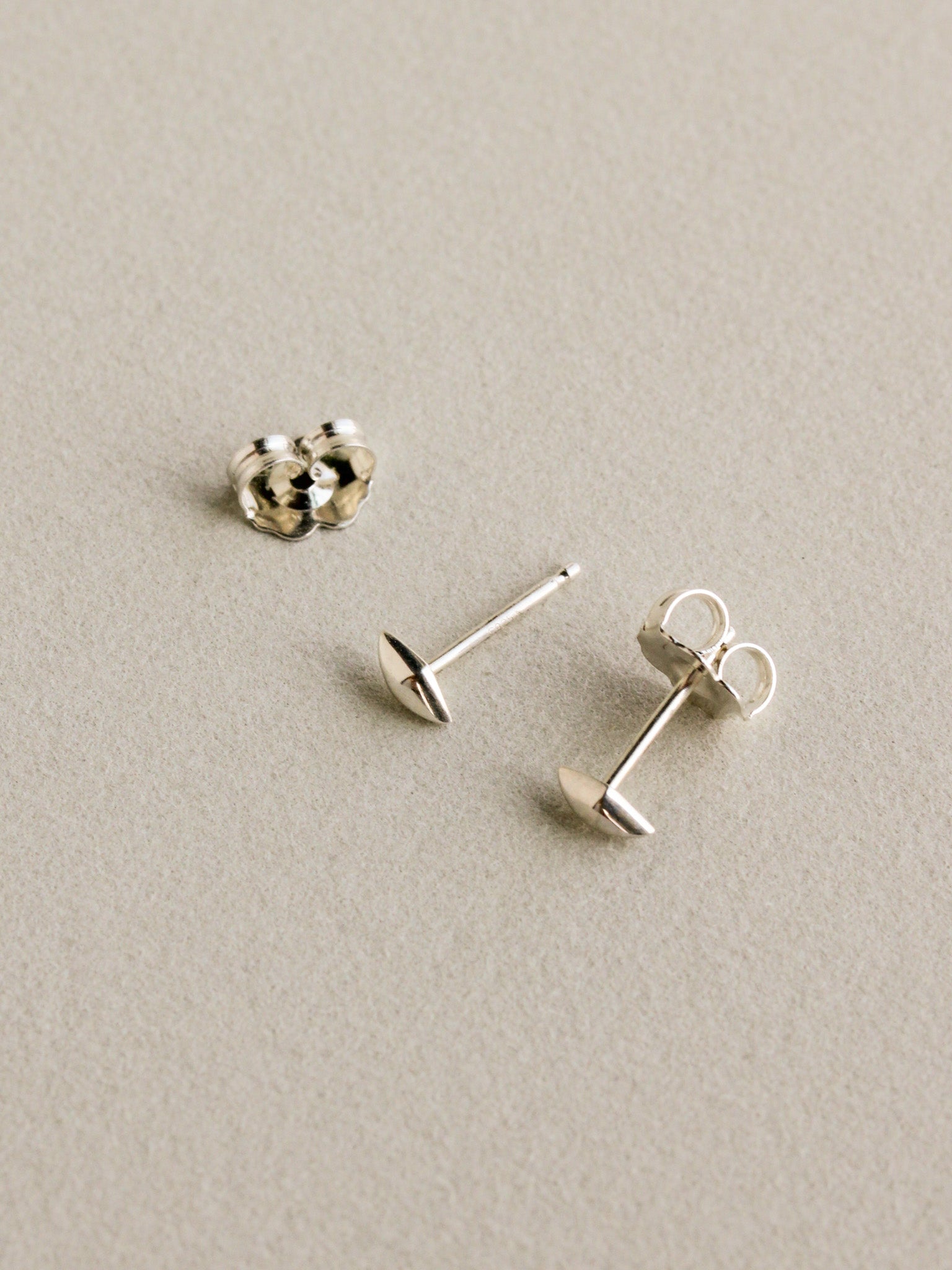 Carreau Studs