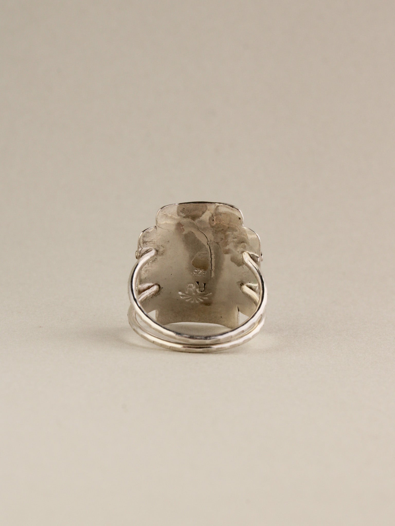 Nefertiti Ring seconds