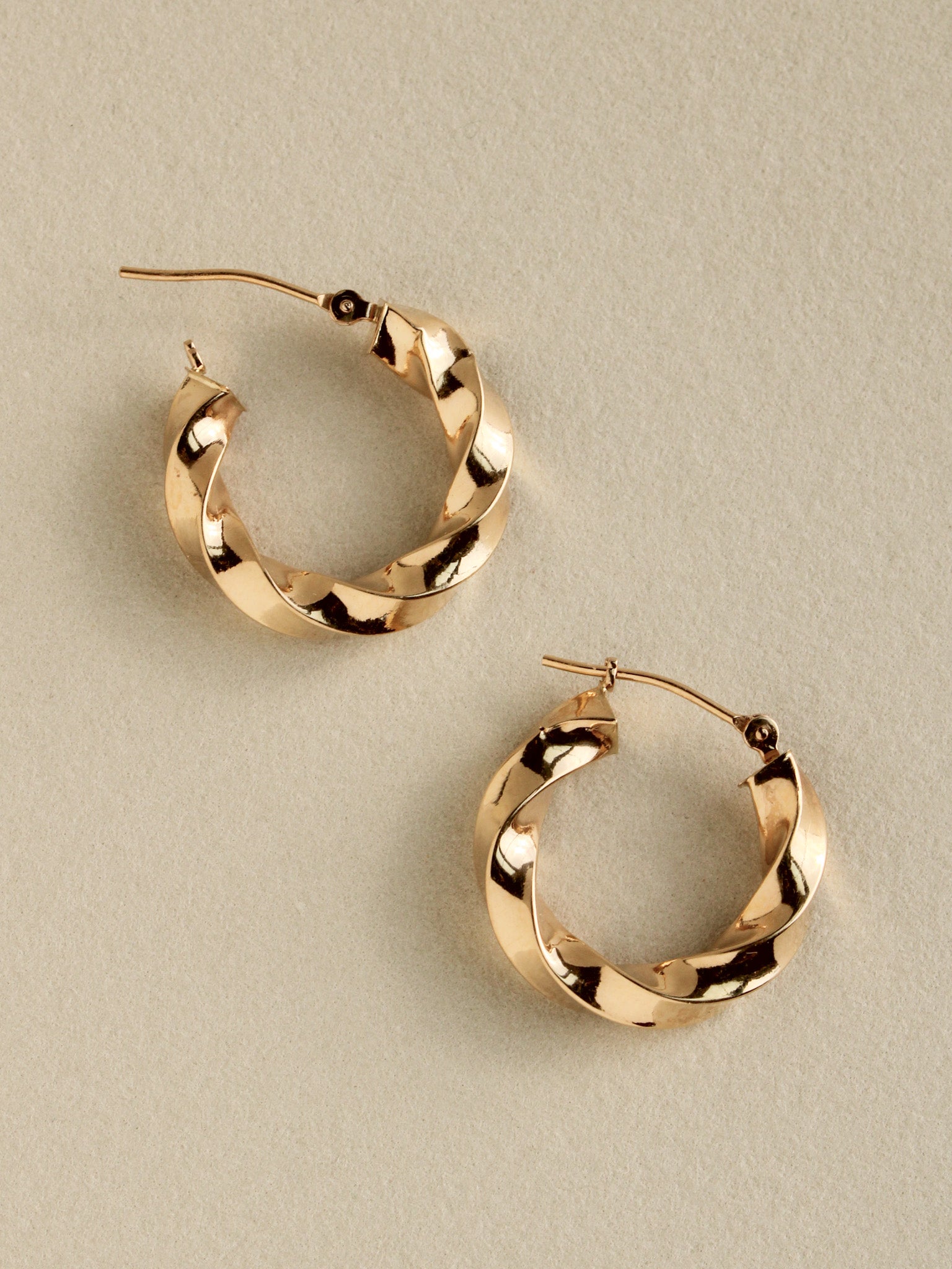 Twisted Hoops, 20mm