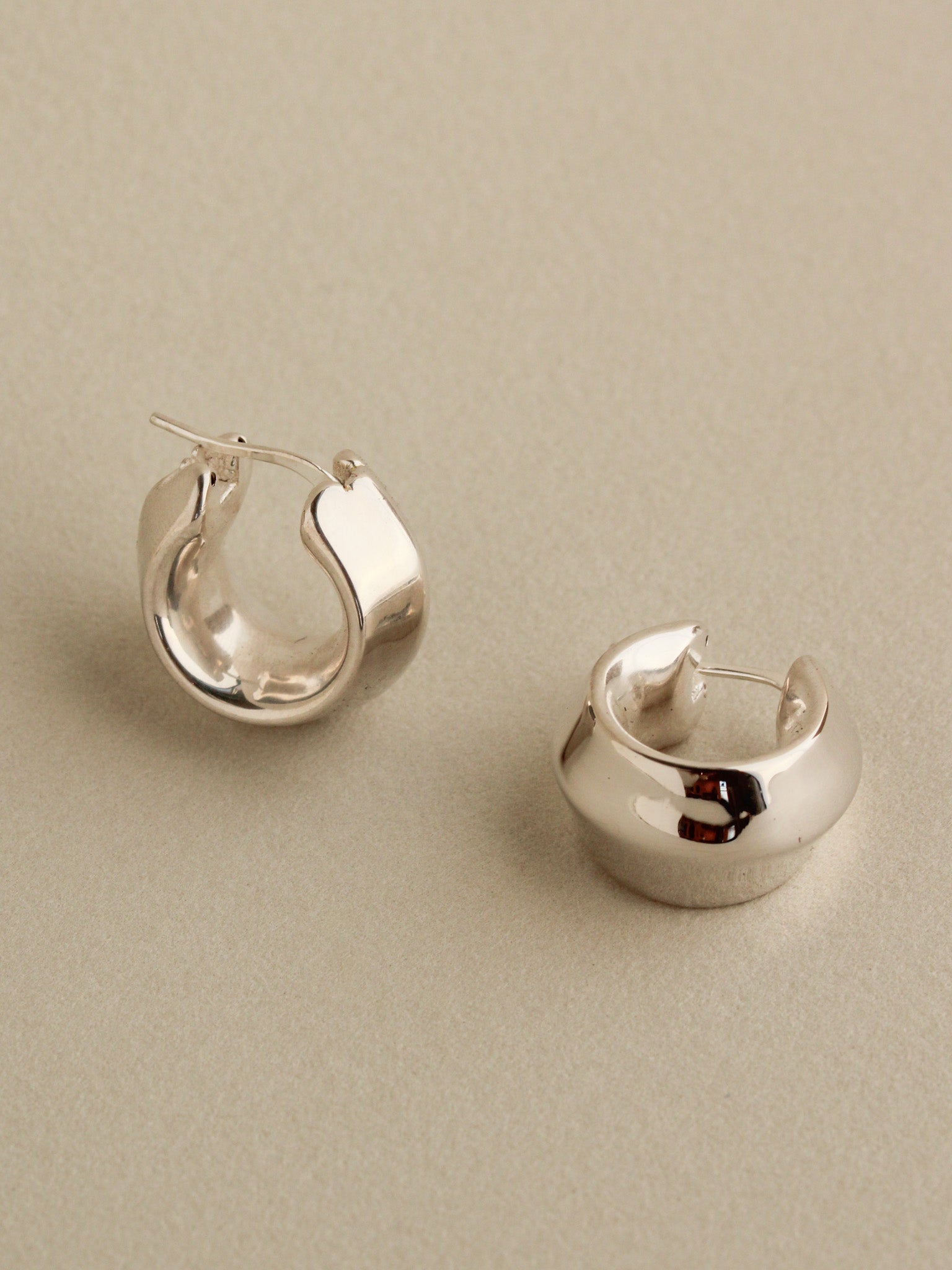 Knife Edge Dome Hoops