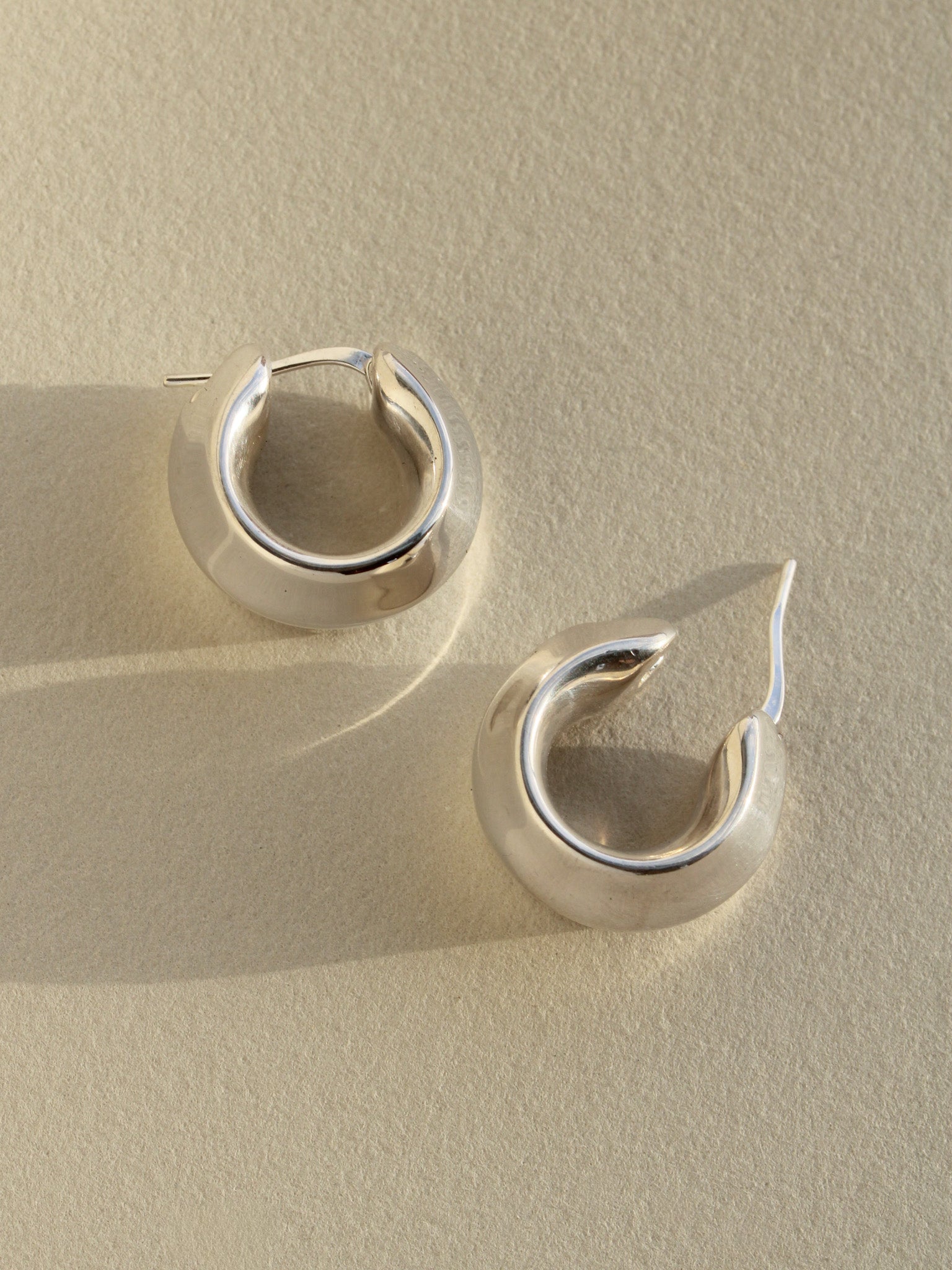 Knife Edge Dome Hoops