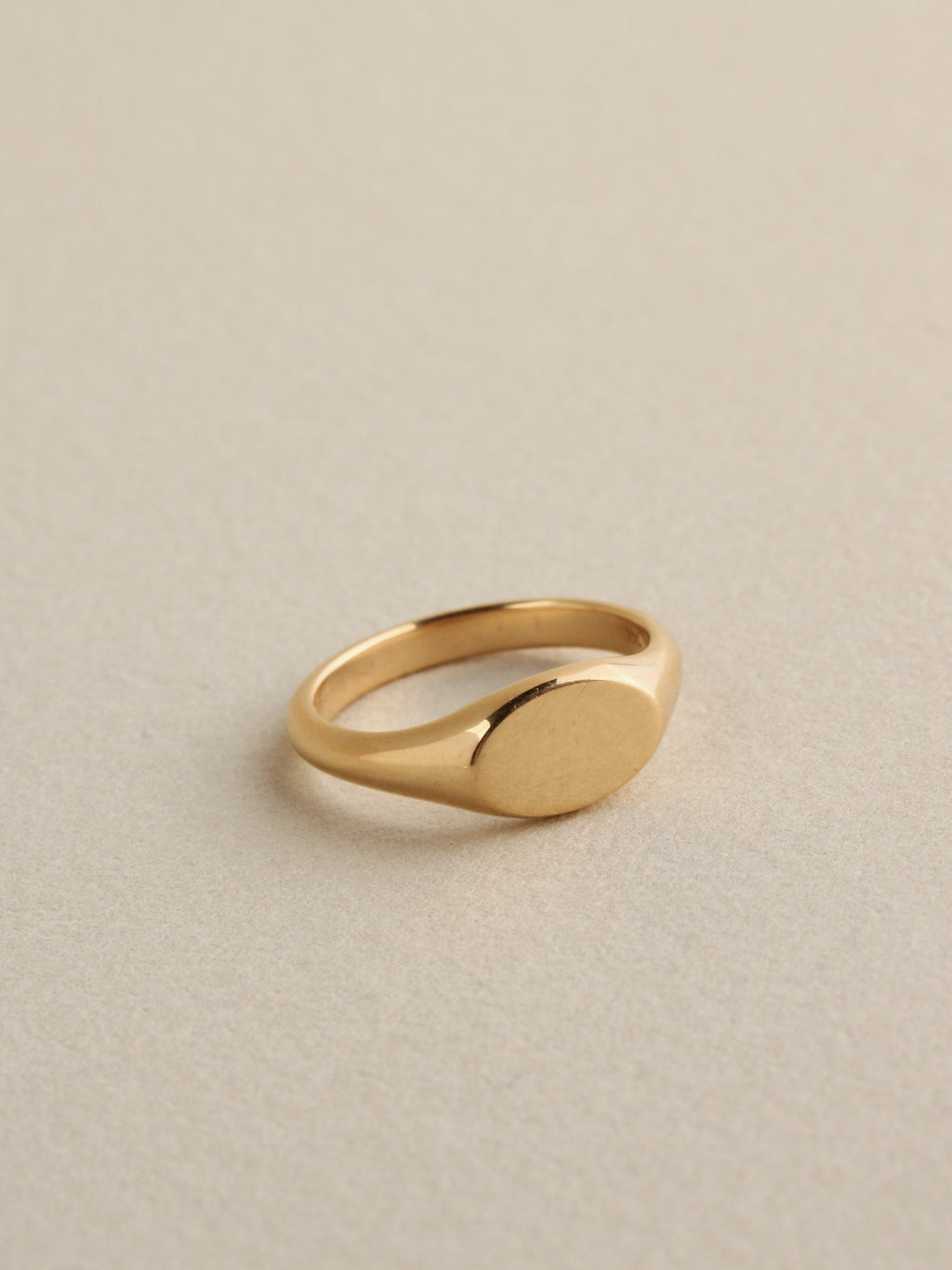 E/W Signet