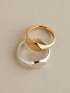 E/W Signet