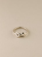 Figure Eight Ring