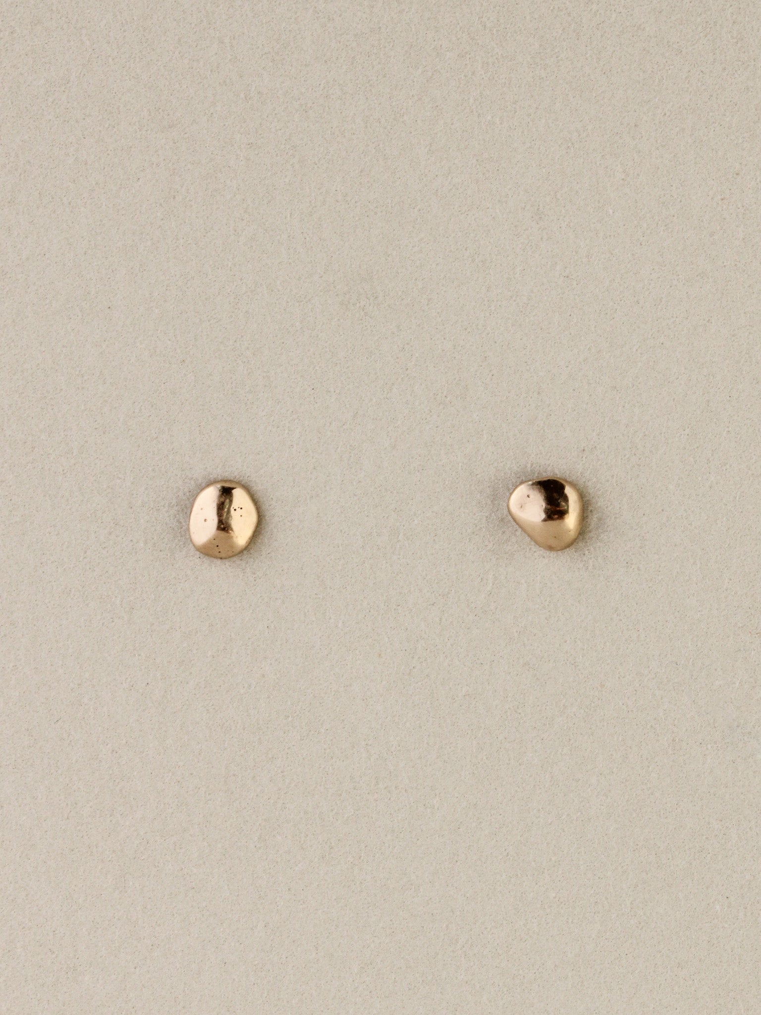 Pebble Studs