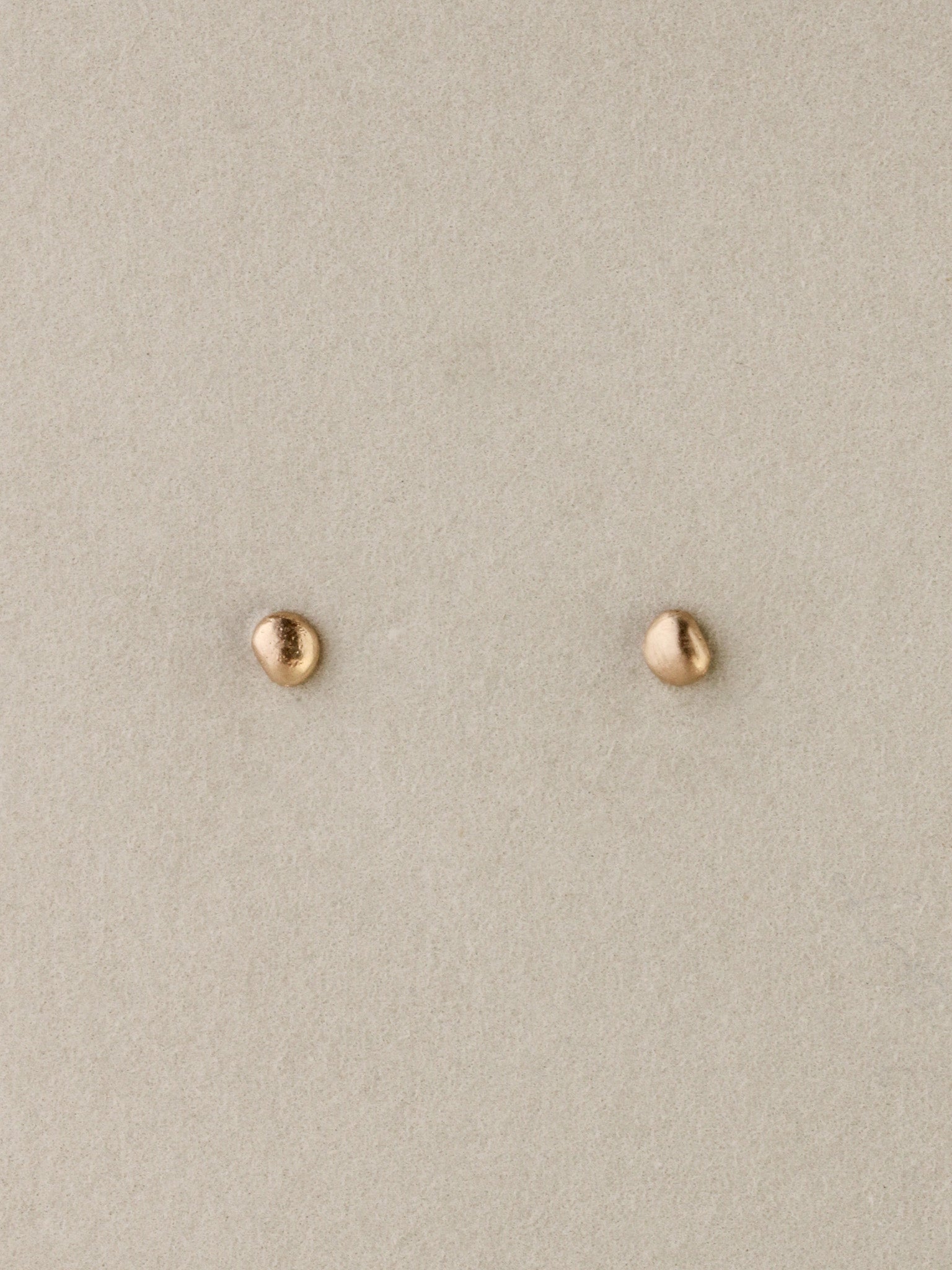 Pebble Studs