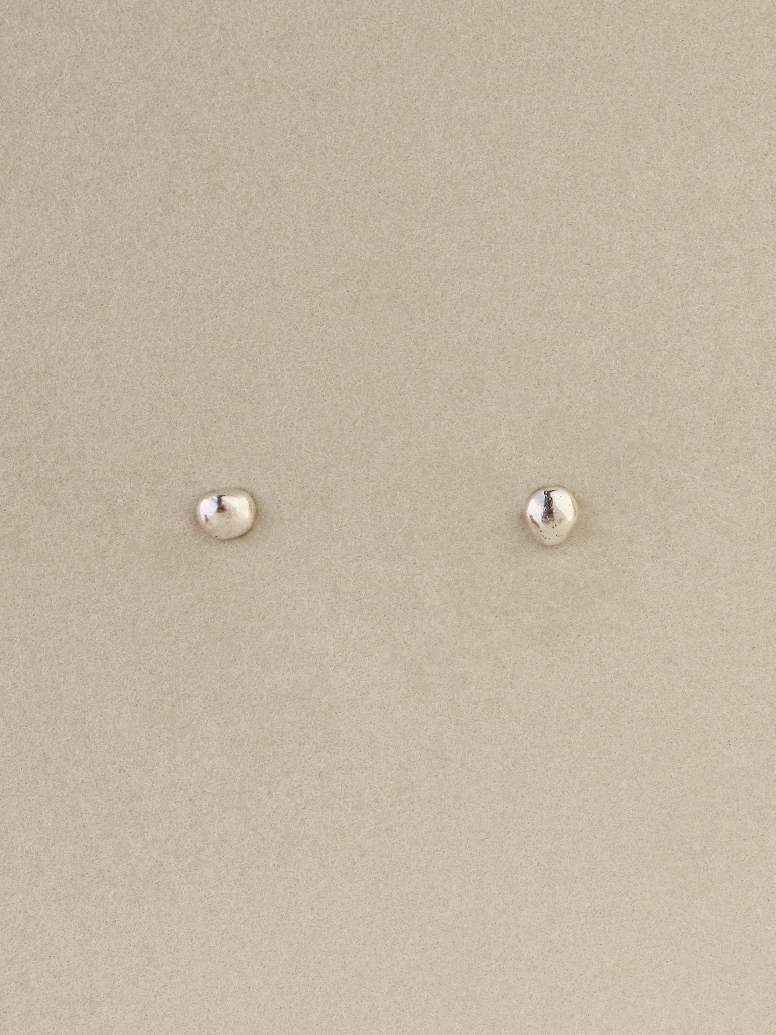 Pebble Studs