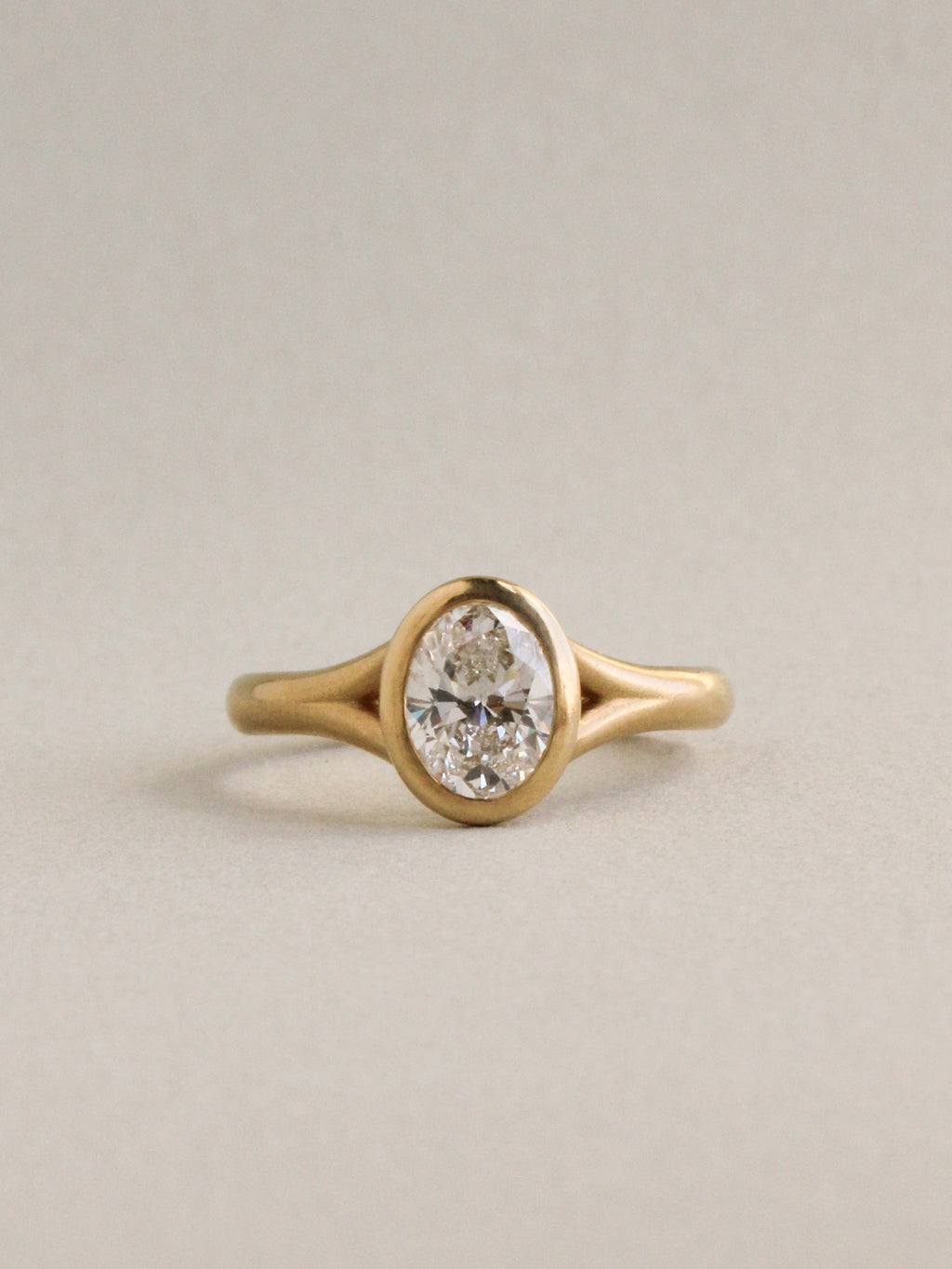 Lucia Solitaire in 18k Yellow