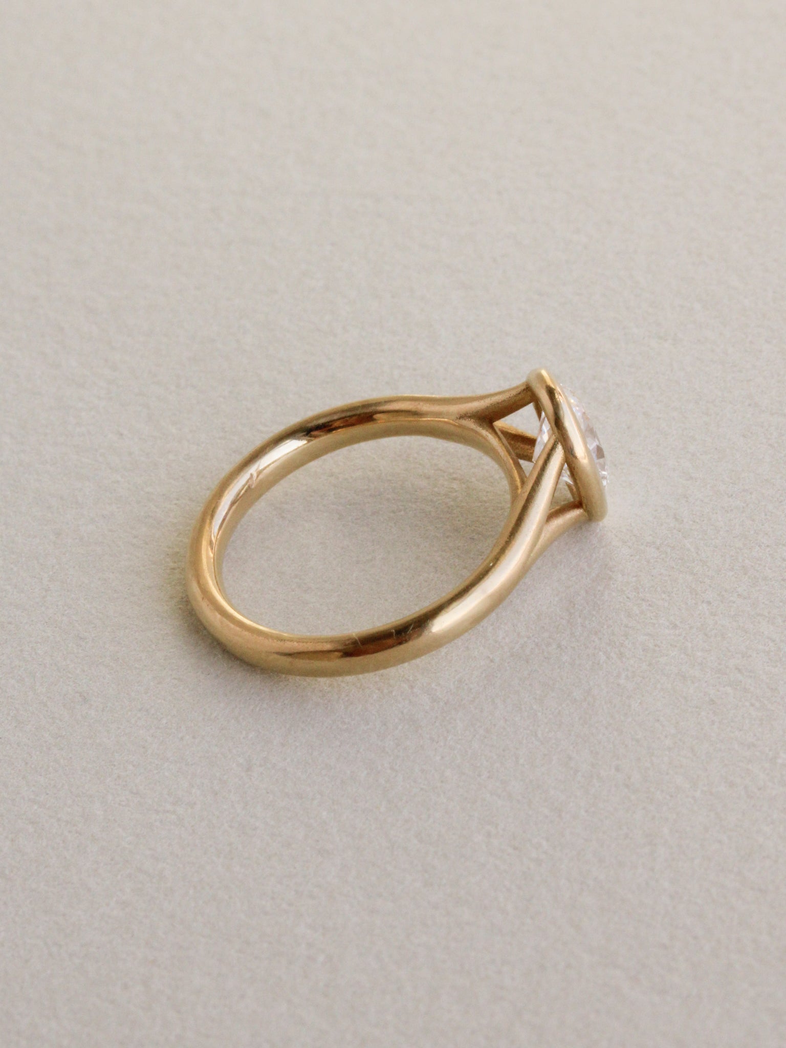 Lucia Solitaire in 18k Yellow