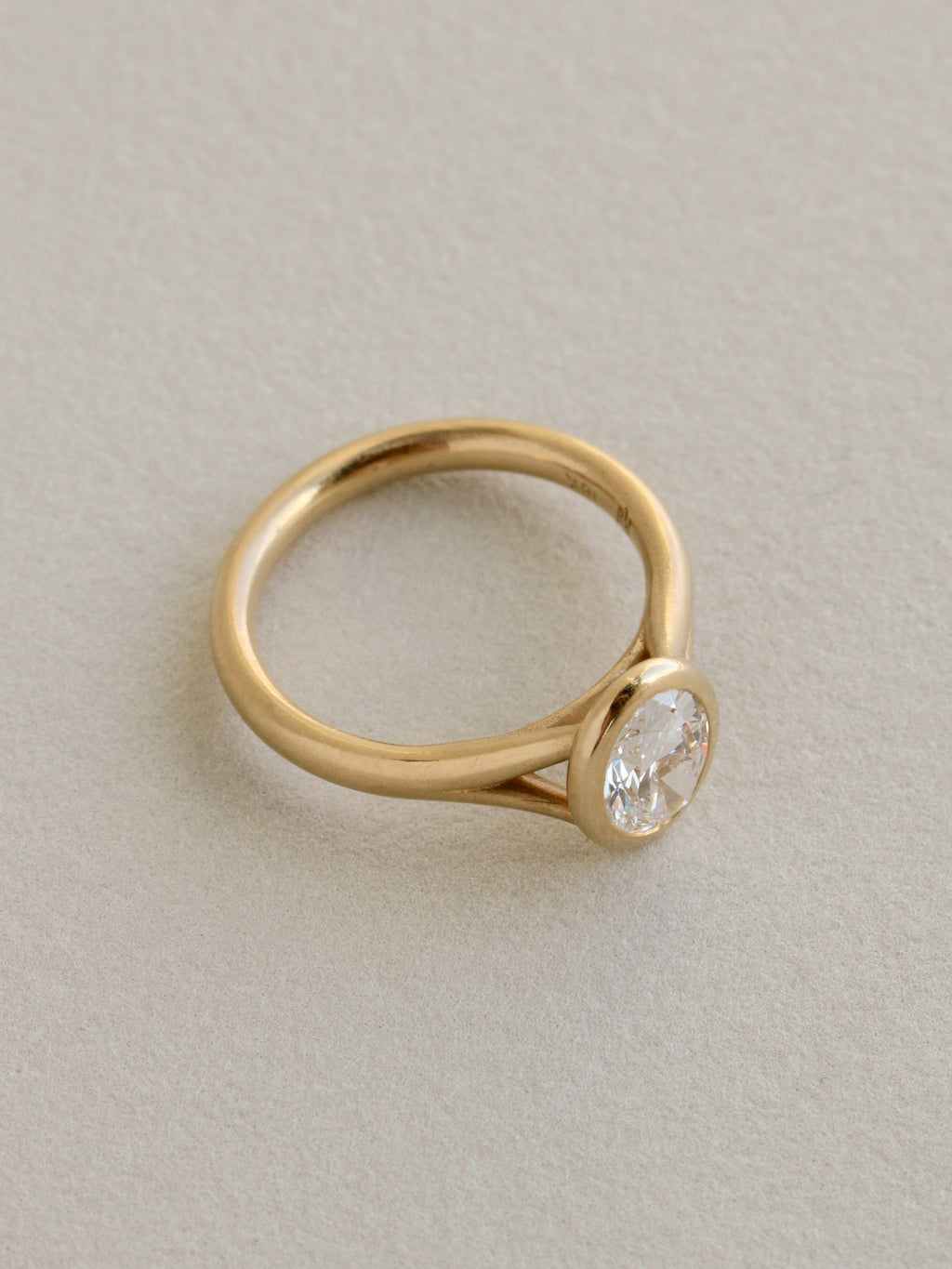 Lucia Solitaire in 18k Yellow