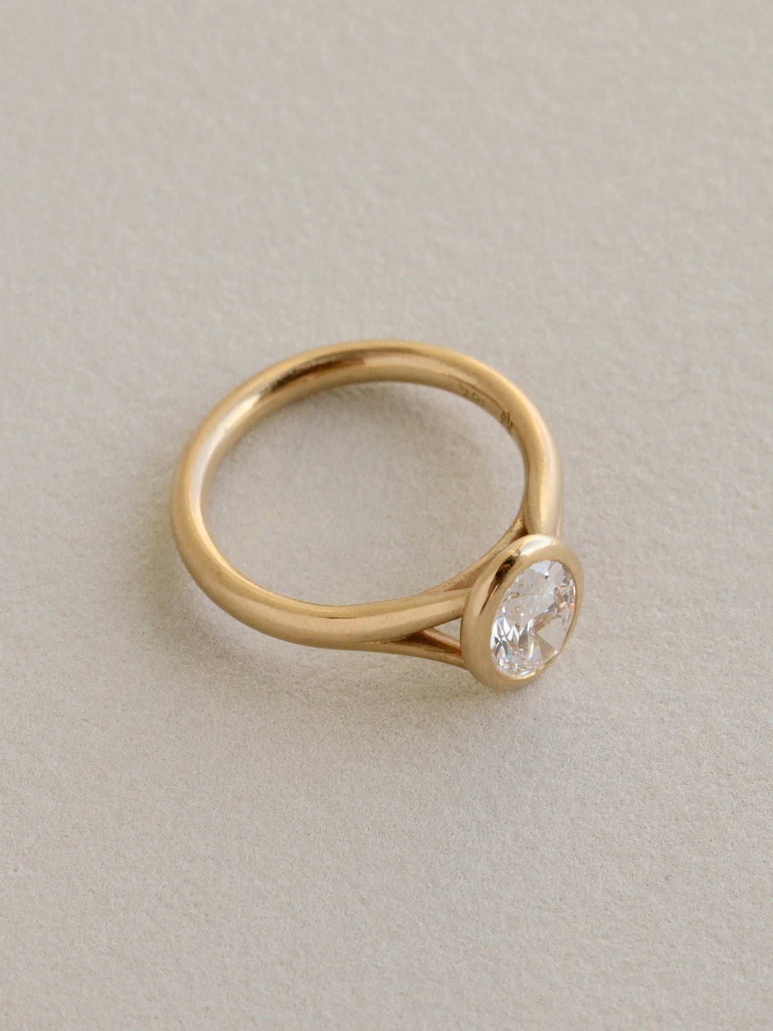 Lucia Solitaire in 18k Yellow