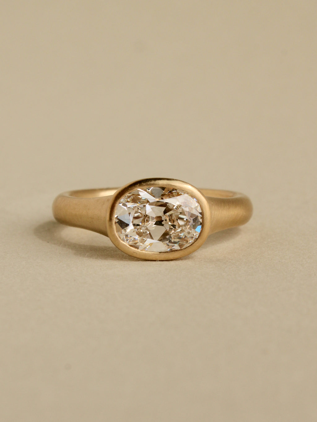 Floating Signet Solitaire