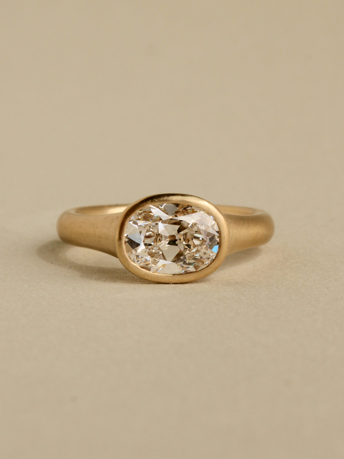 Floating Signet Solitaire