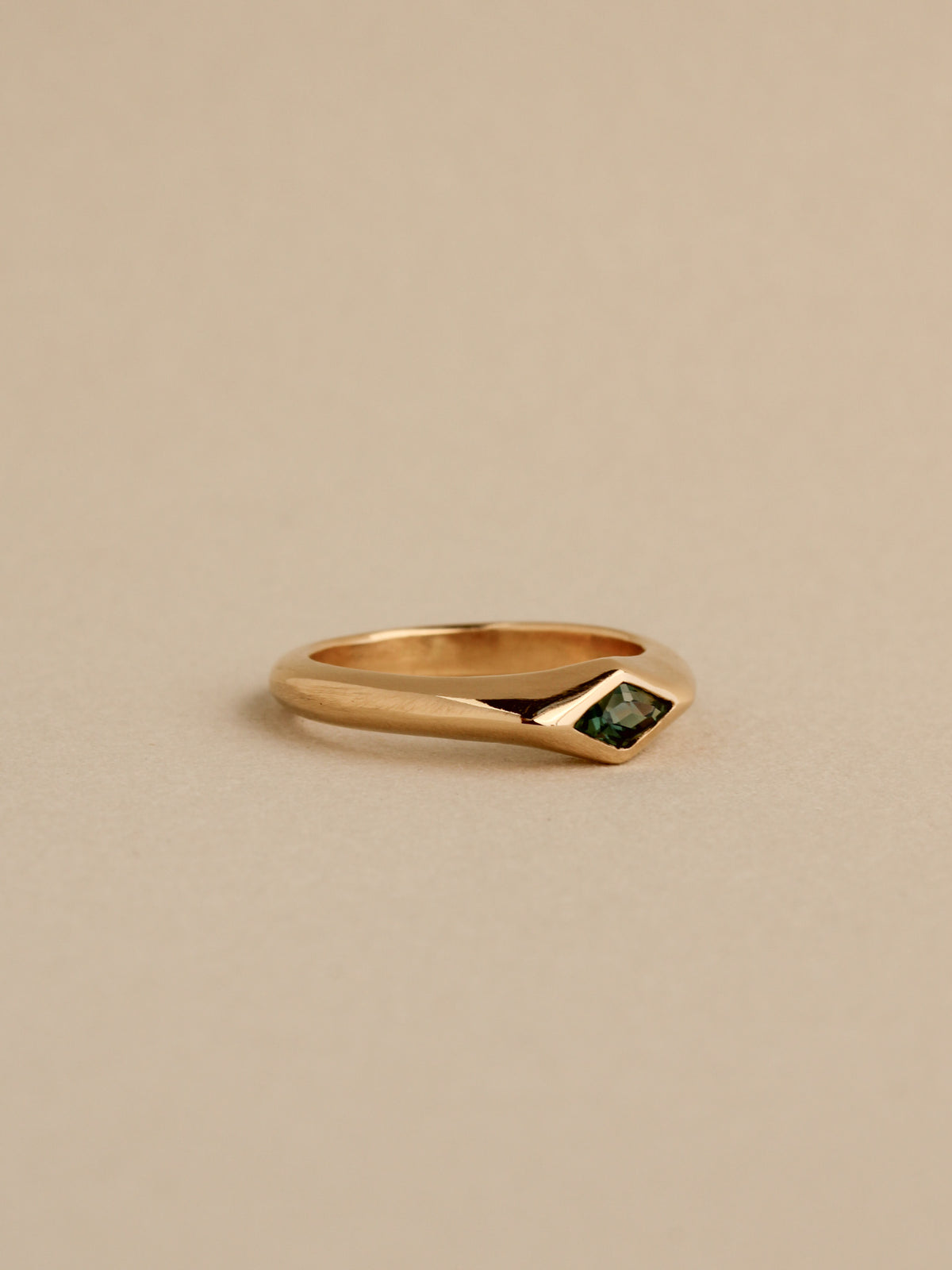 Sculpted Knife's Edge Solitaire