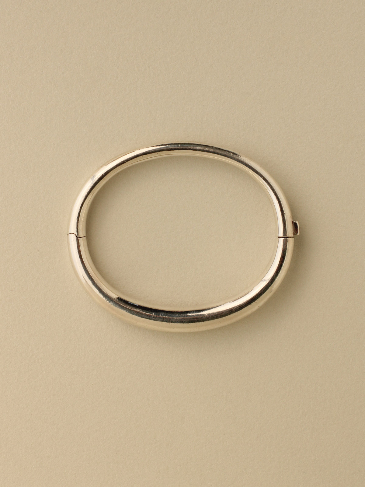 Bayanihan Hinged Bangle