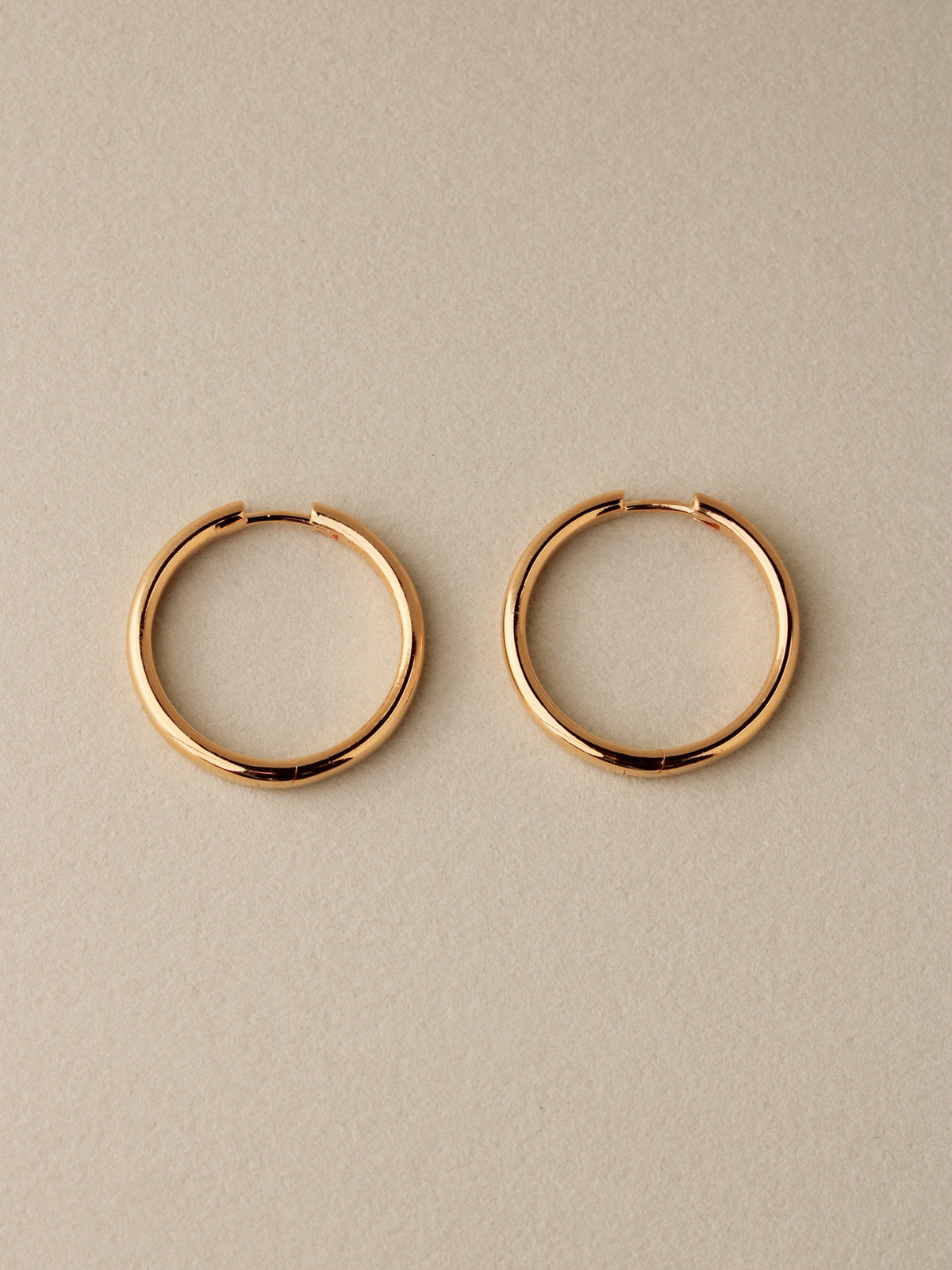 Bold Clicker Hoops