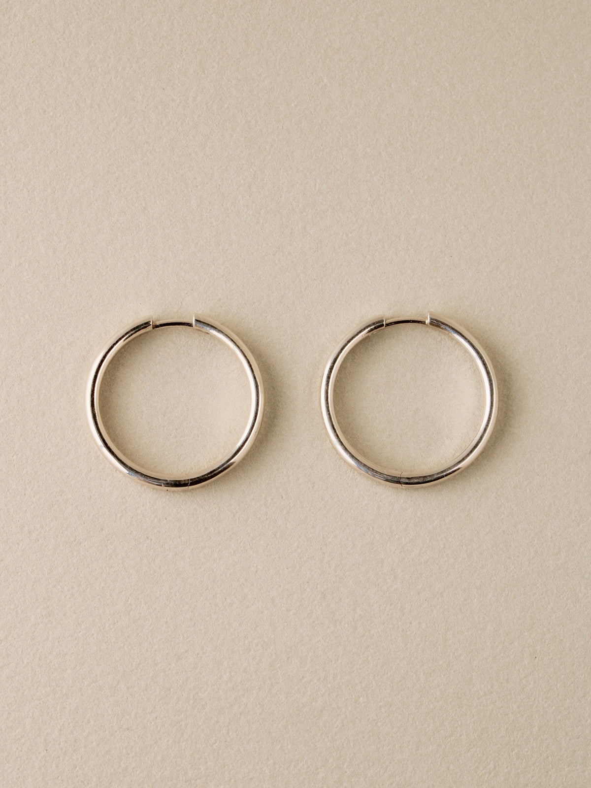 Bold Clicker Hoops