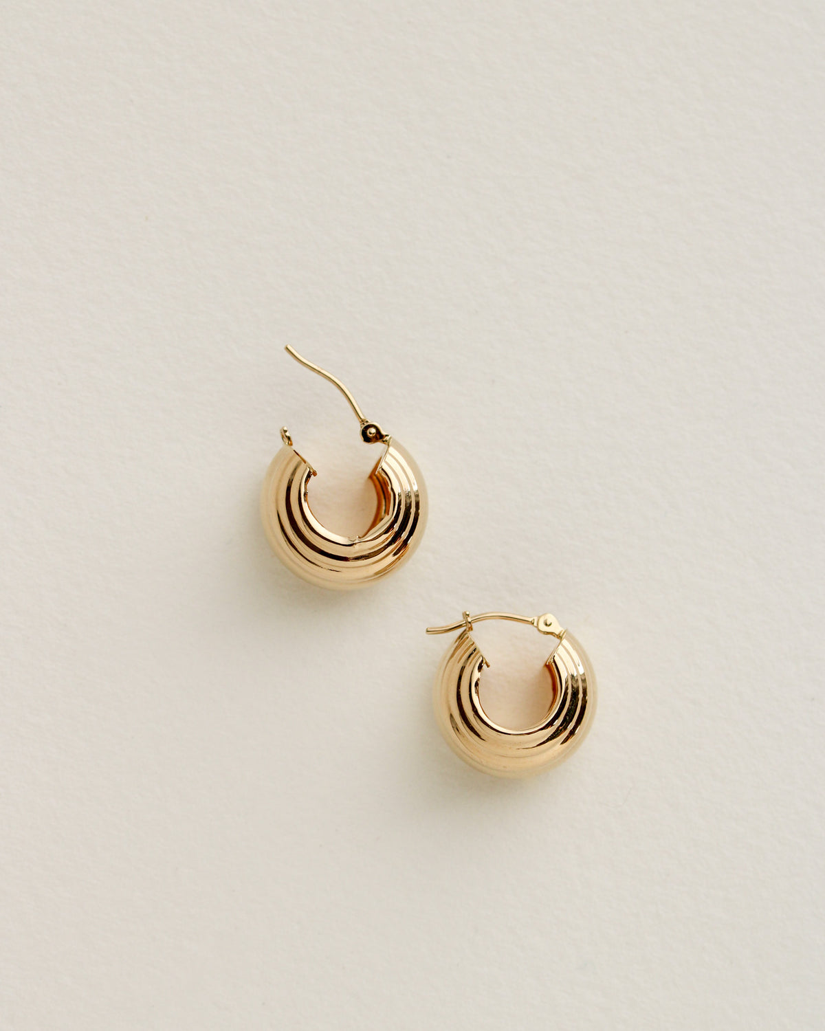 14k Fluted Clicker Hoops