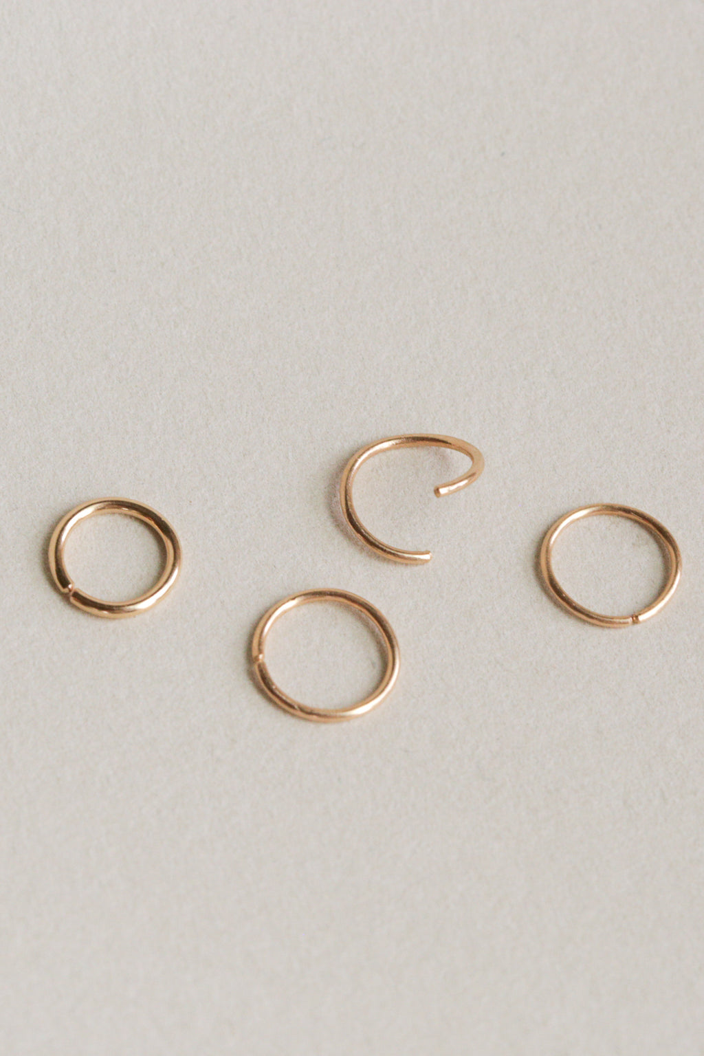 14k Twisted Pierce Hoop