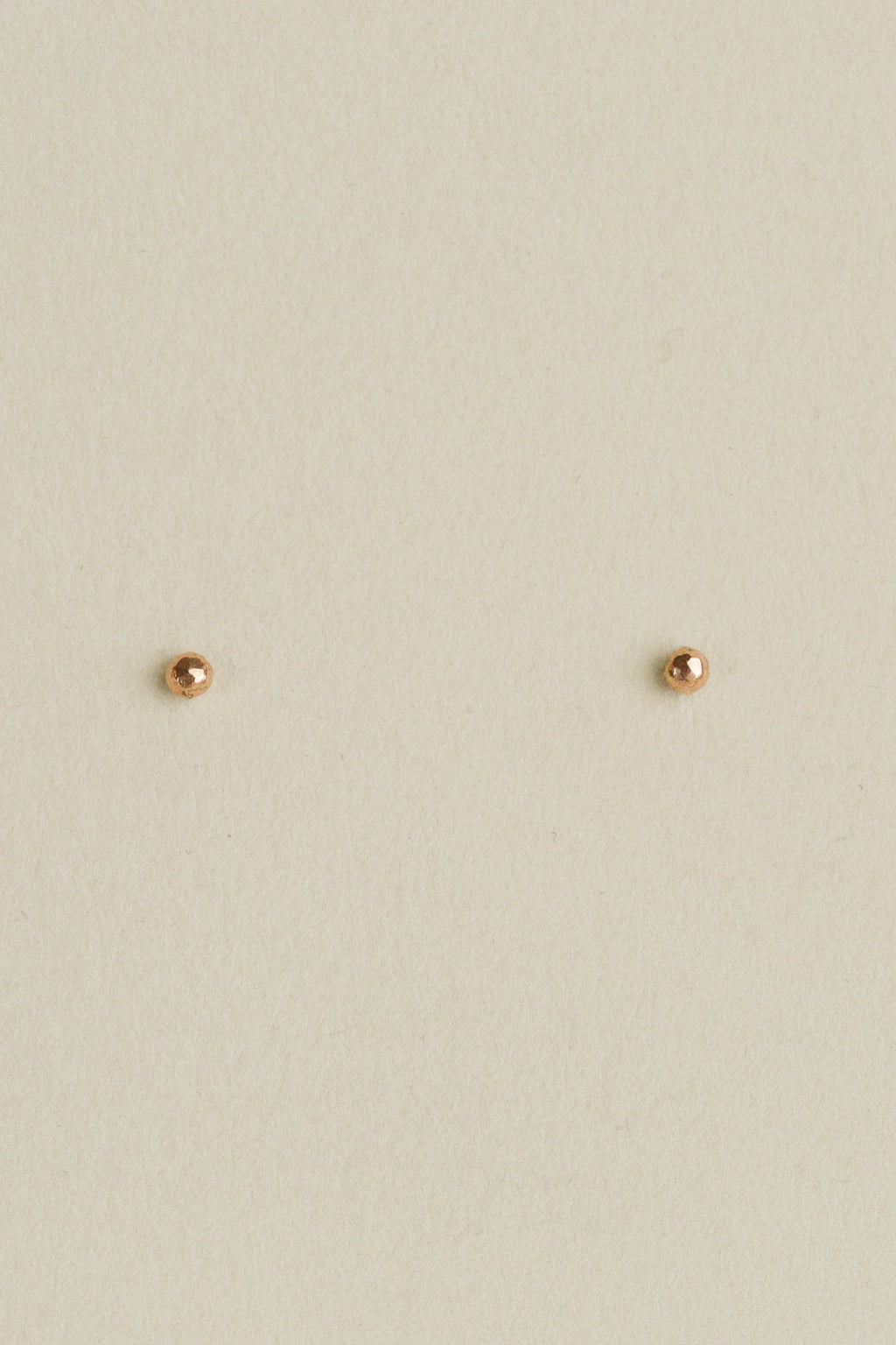 Facet Studs