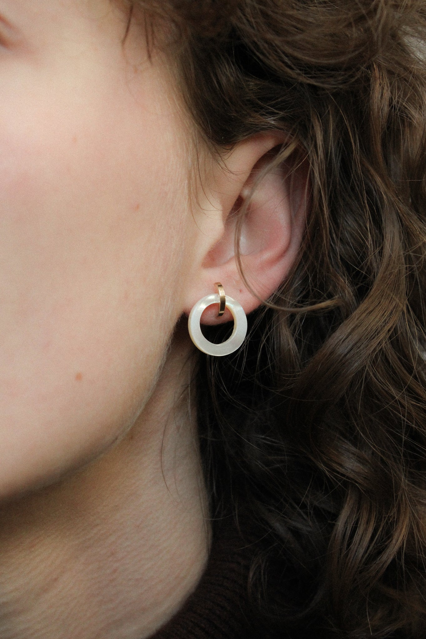 Nacre Link Earrings