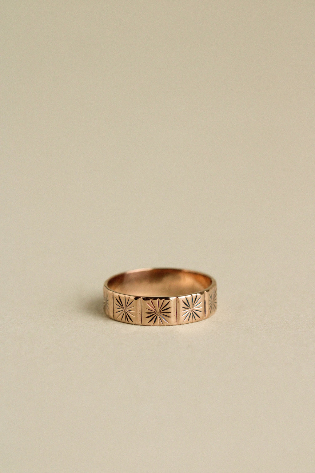 18k Starburst Ring