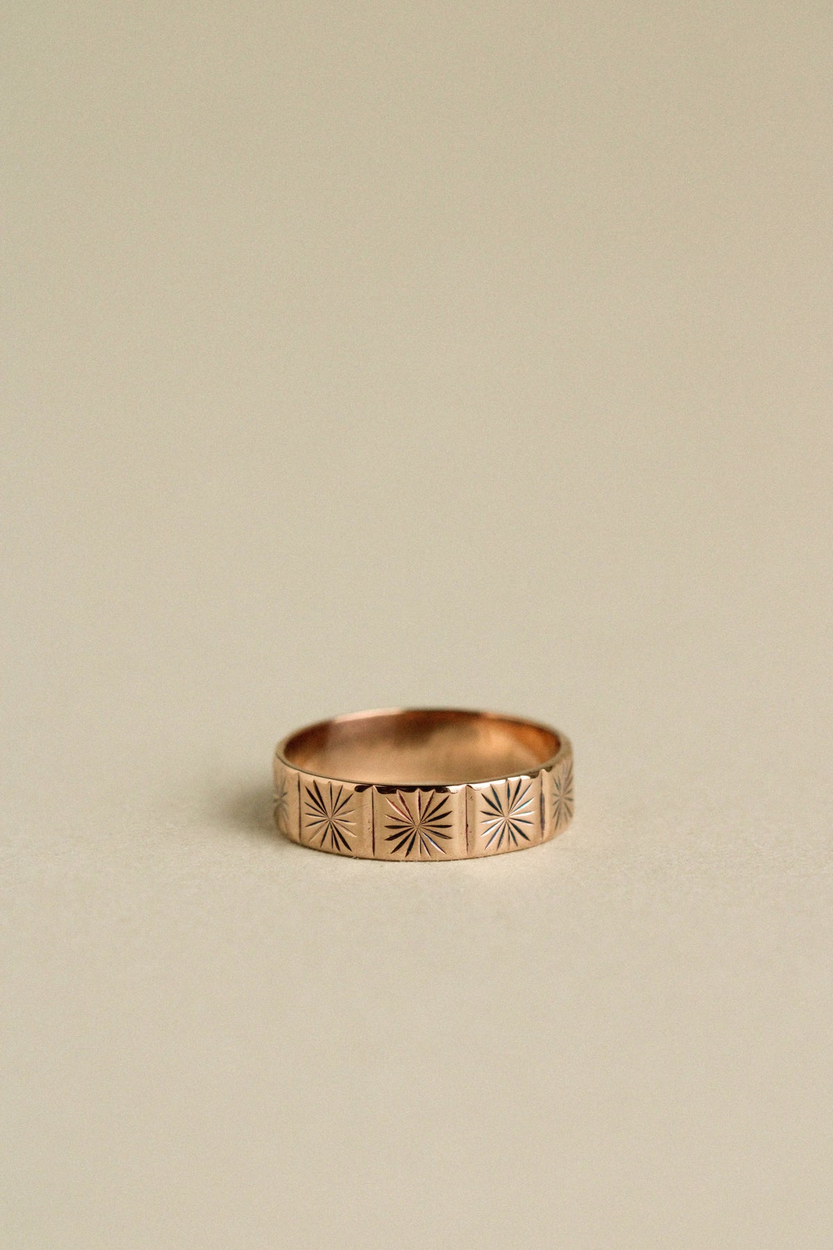 18k Starburst Ring