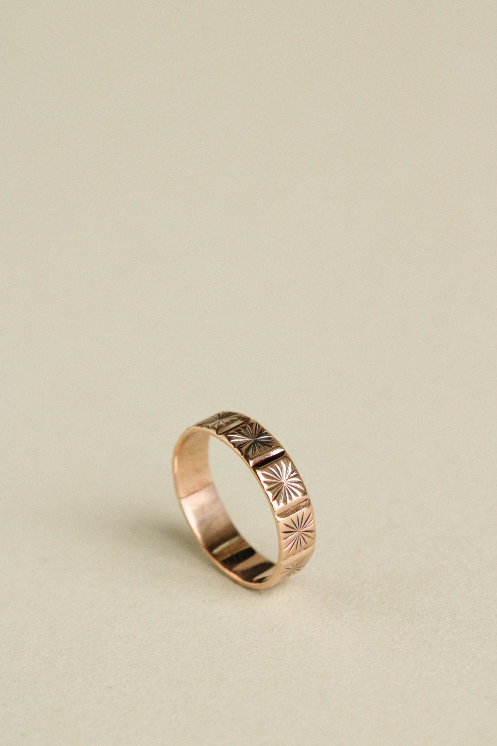 18k Starburst Ring